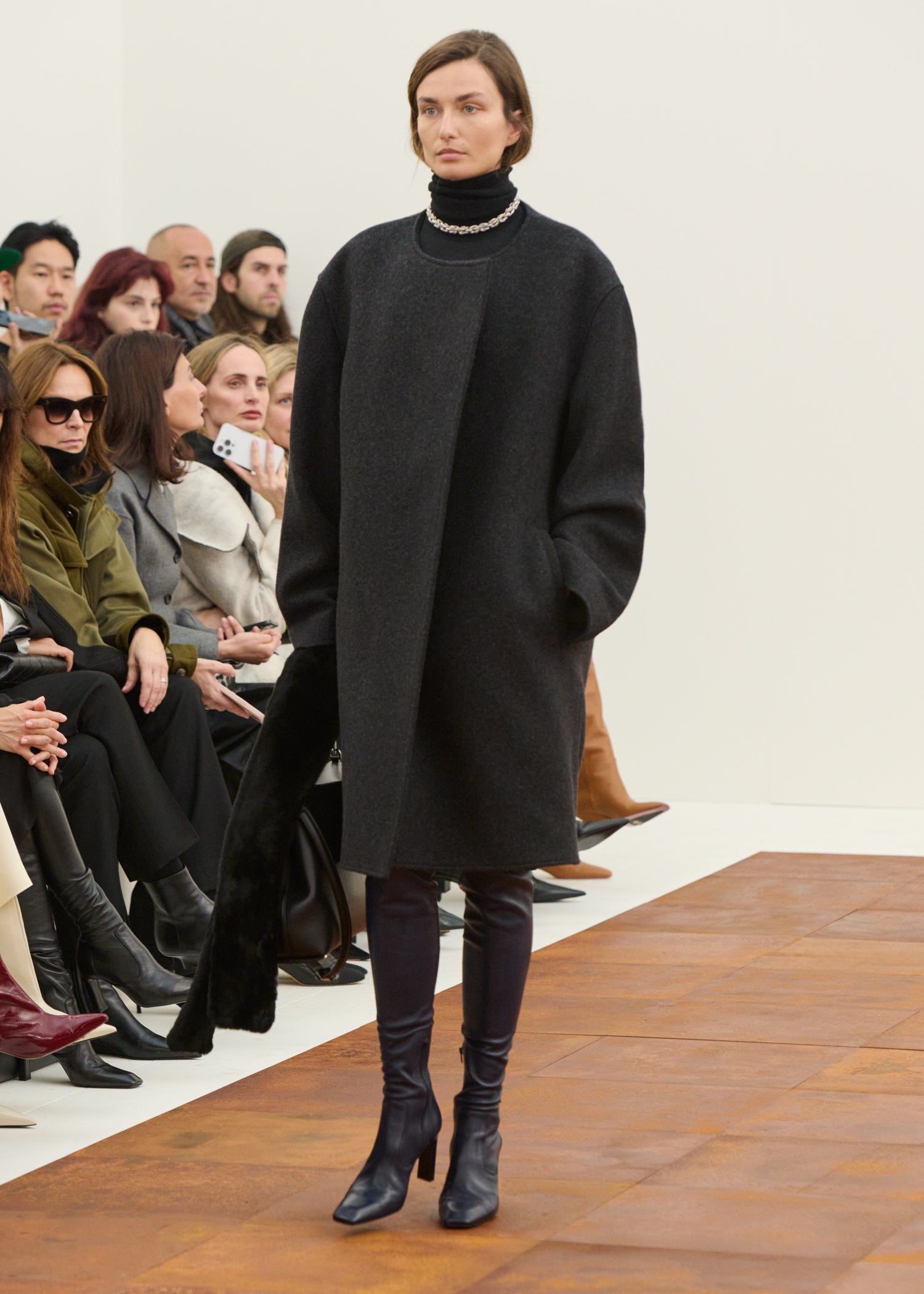 Fall Winter 2025 Runway Look 17