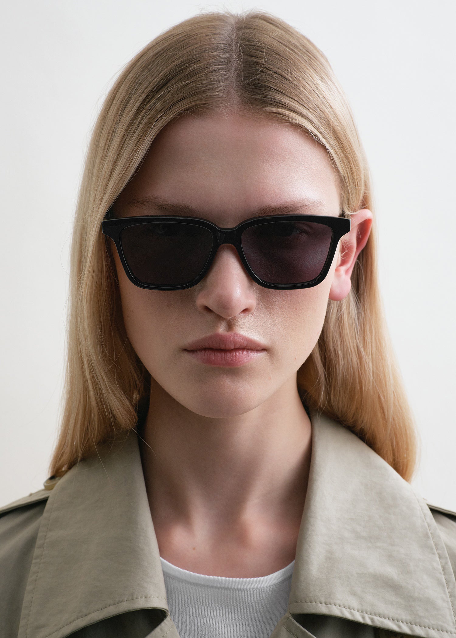 Square sunglasses black