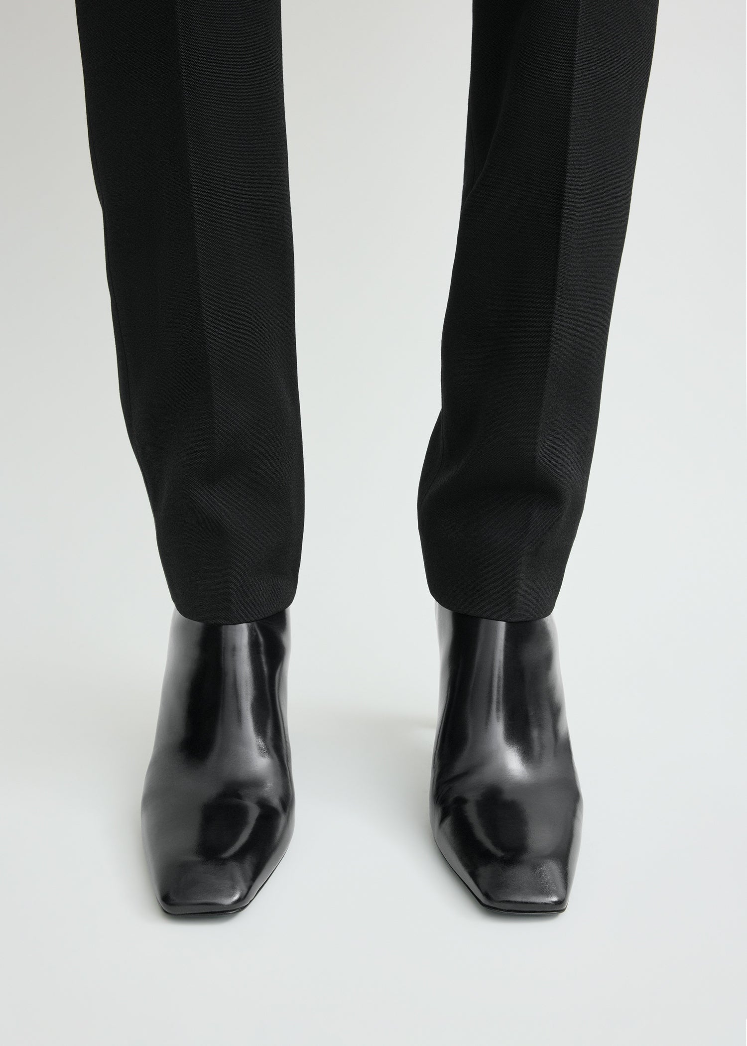 Bar glossy leather boots black