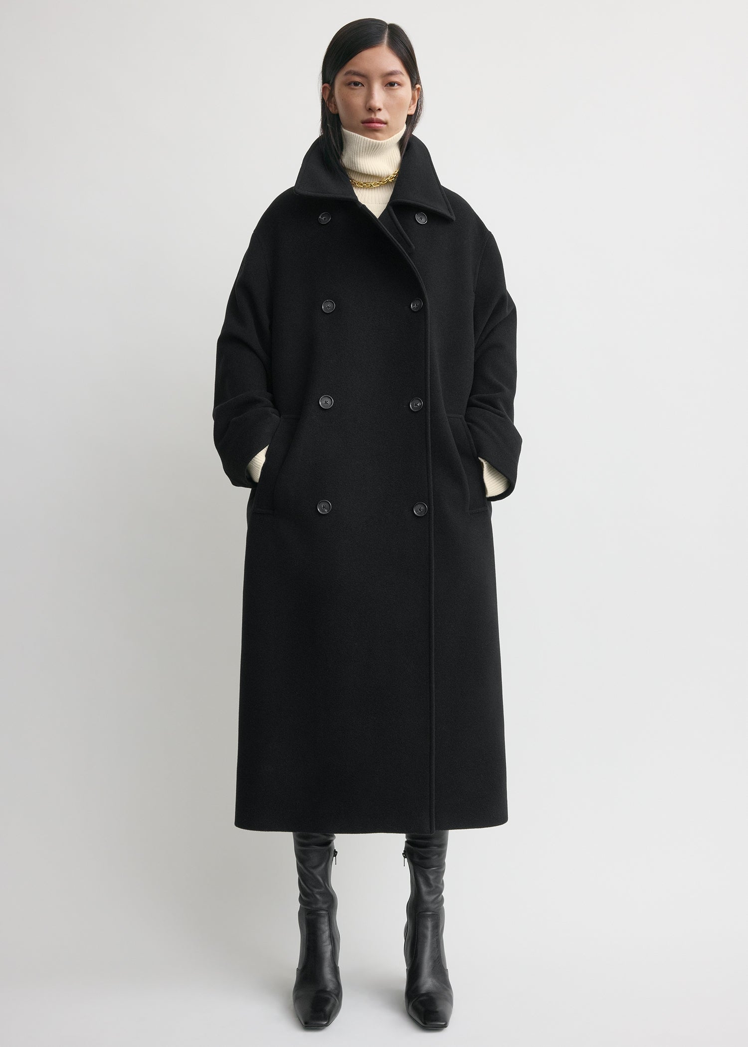 Shield coat black