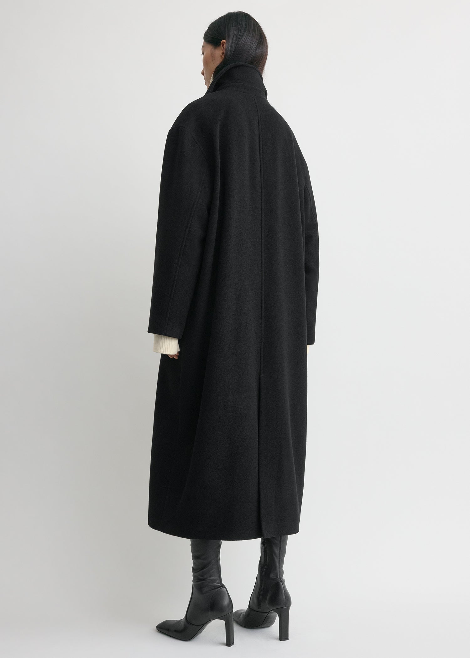 Shield coat black