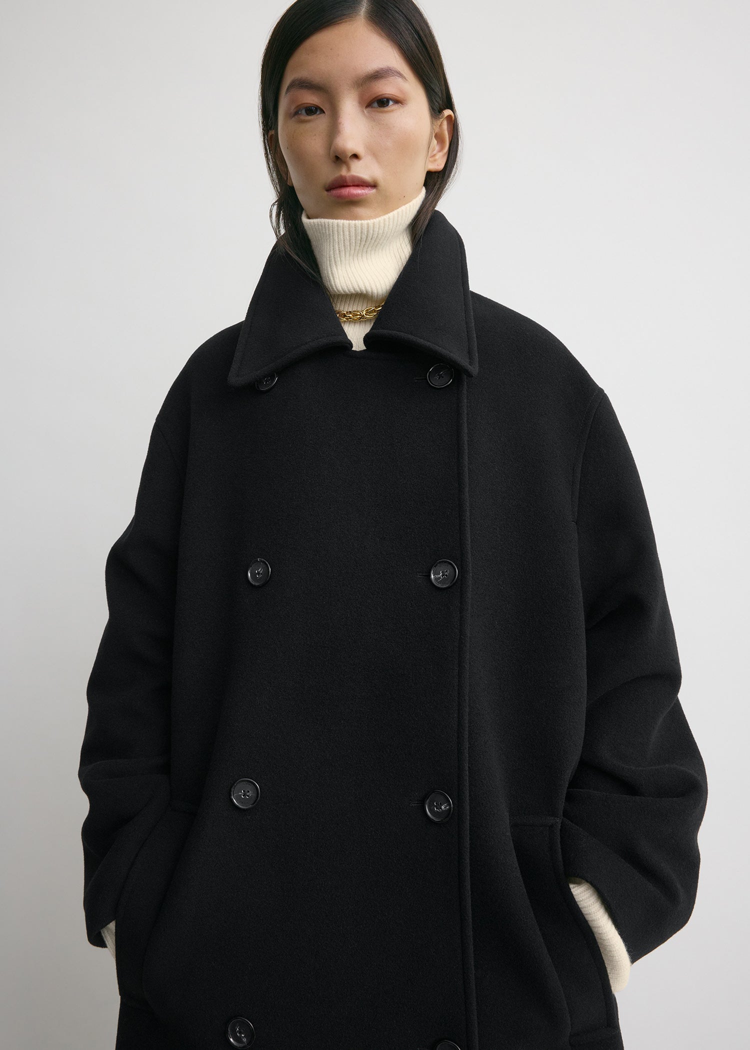 Shield coat black