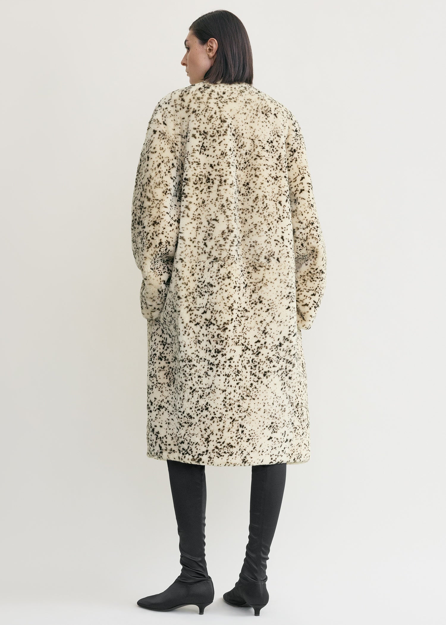 Stracciatella shearling coat black/white