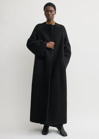 Bell-sleeve coat black