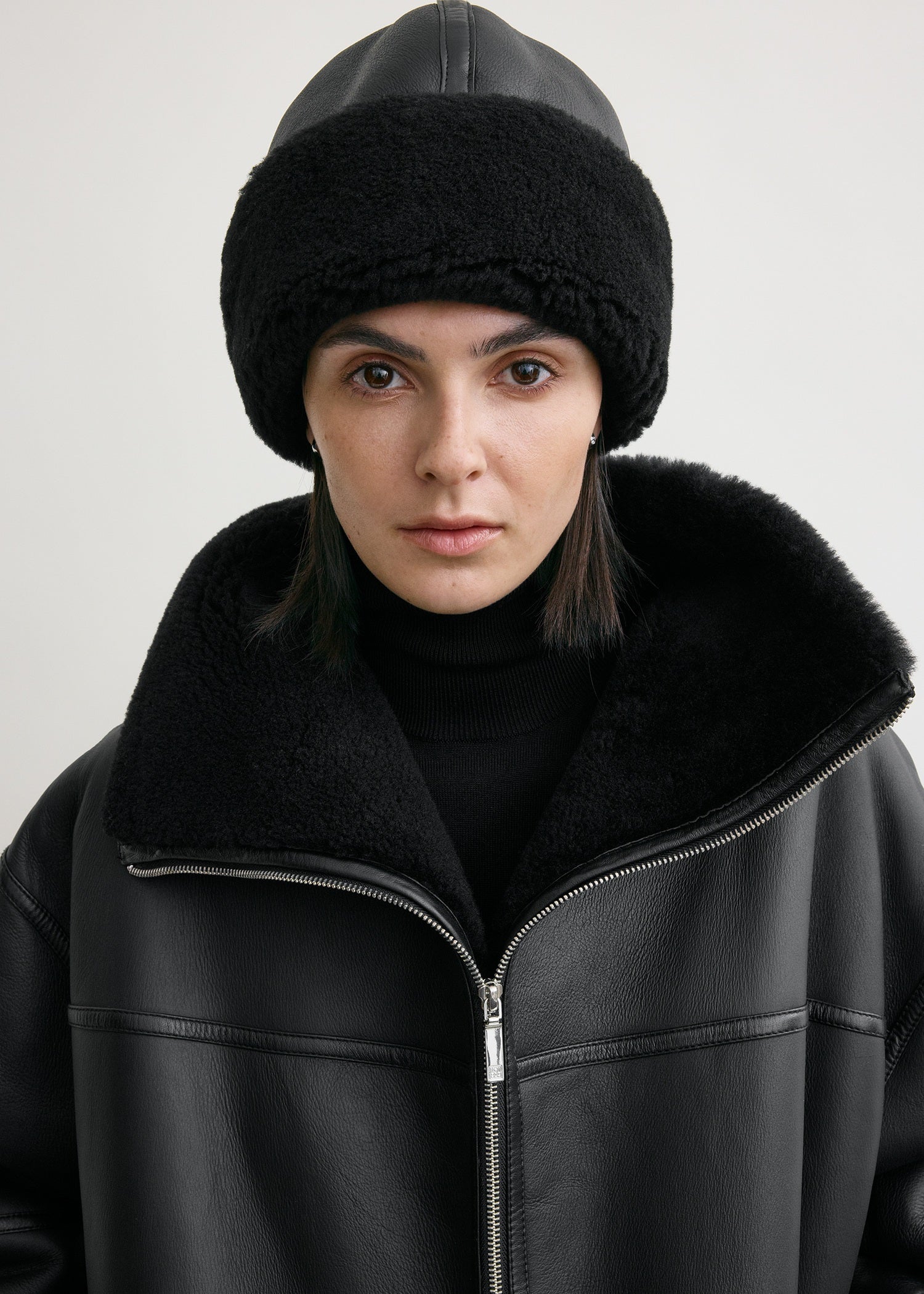 Shearling winter hat black