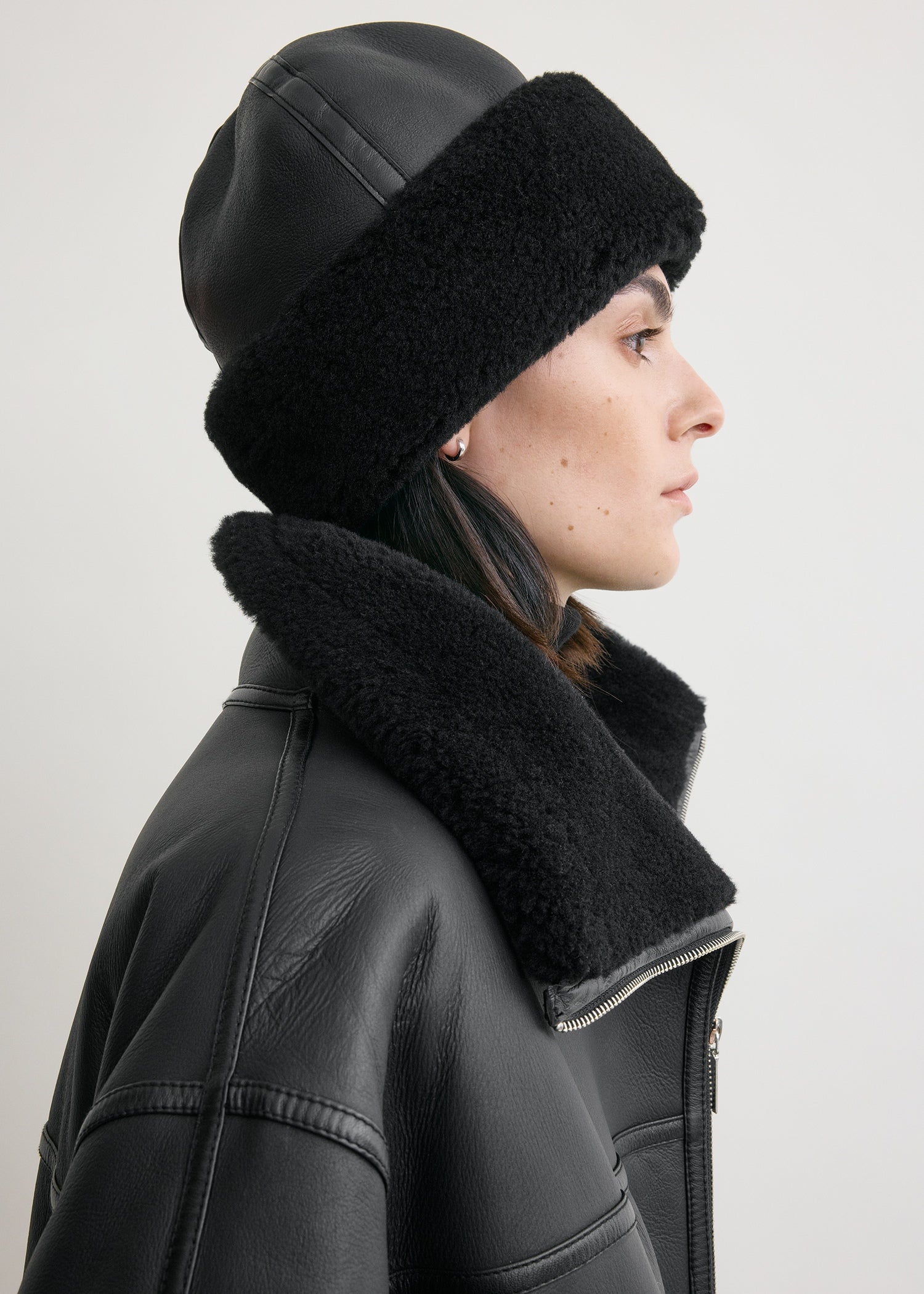 Shearling winter hat black