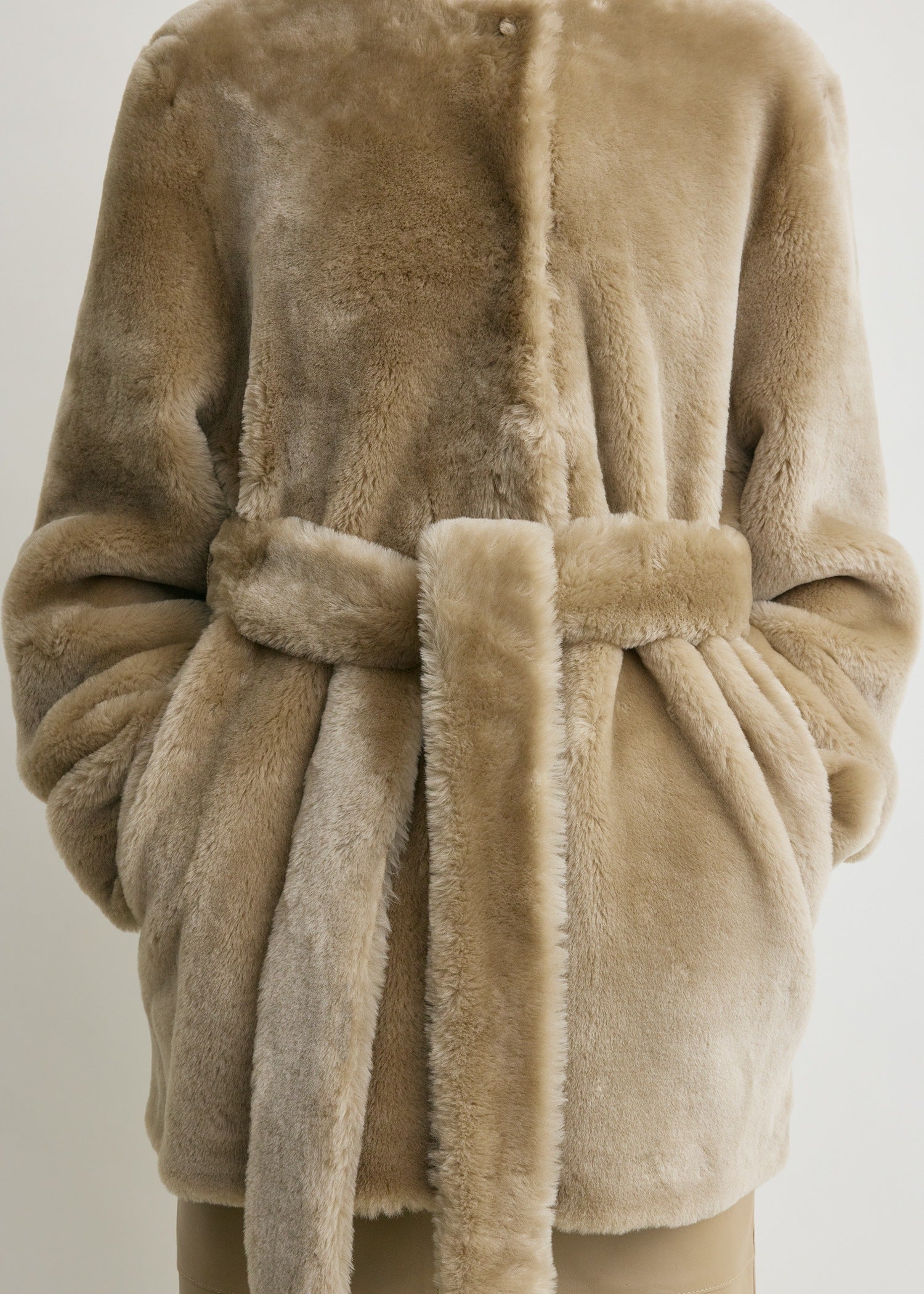 Plush shearling jacket rye