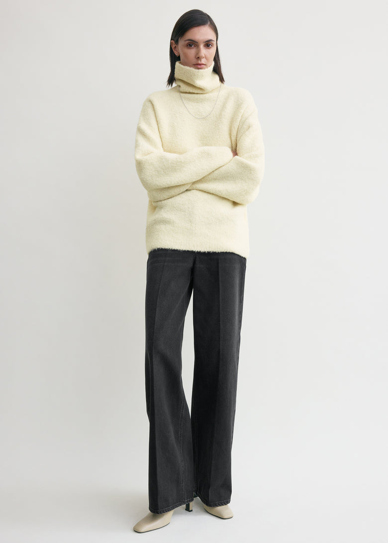 Bouclé turtleneck milk