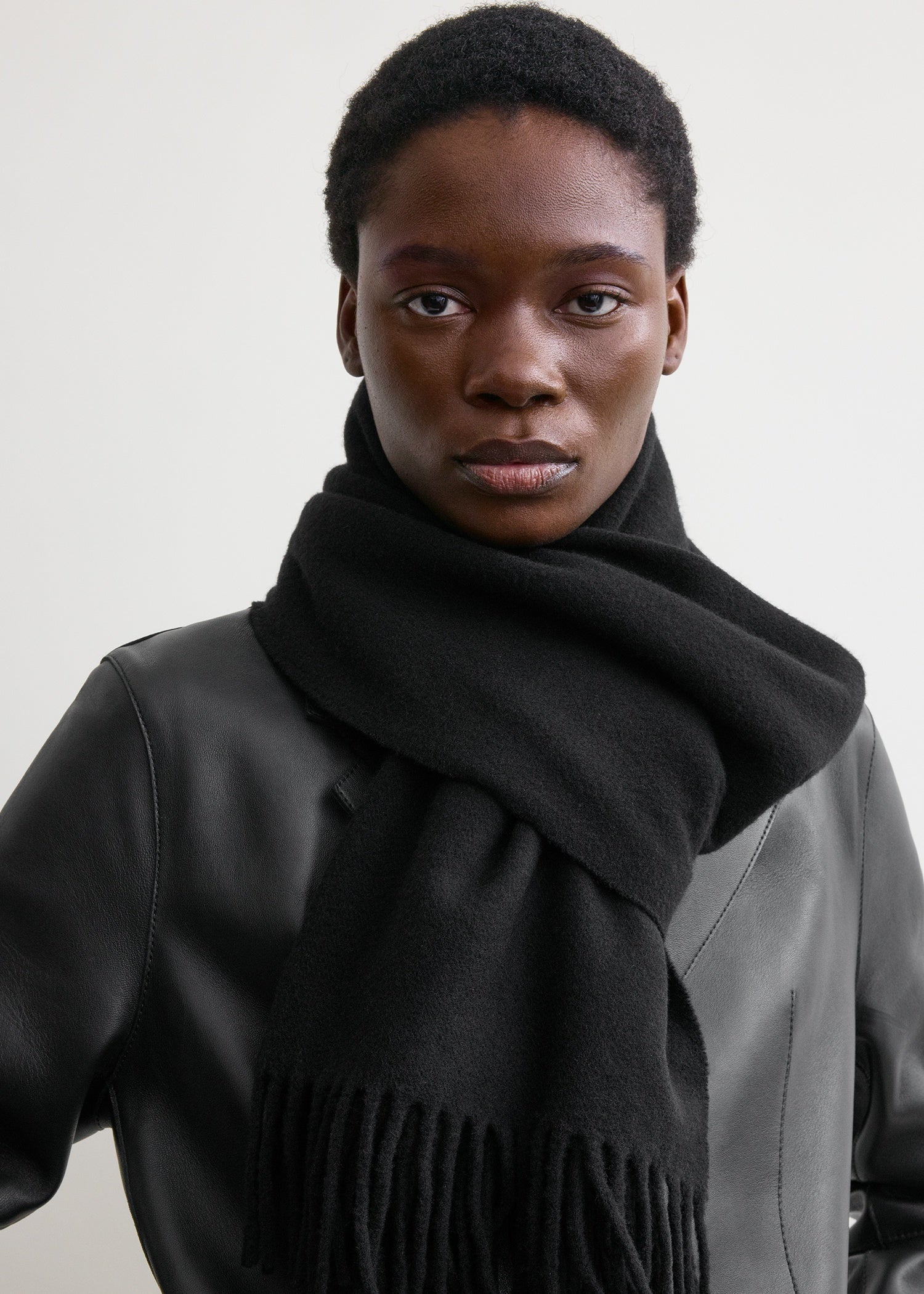 Classic wool scarf black