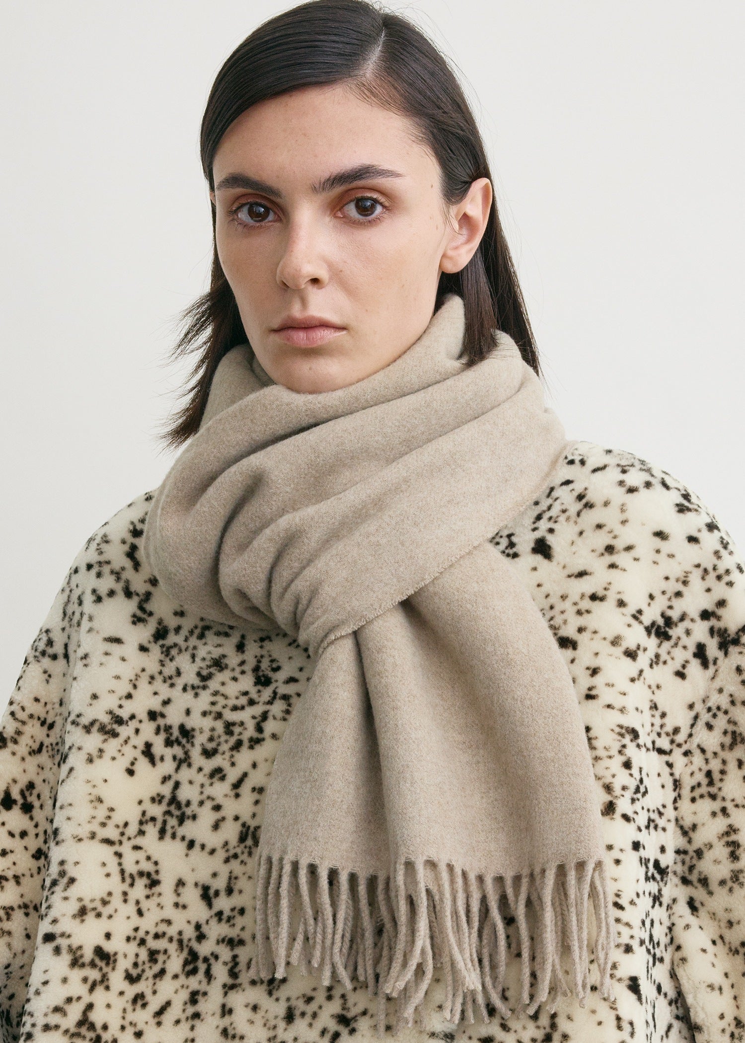 Classic wool scarf light beige mélange