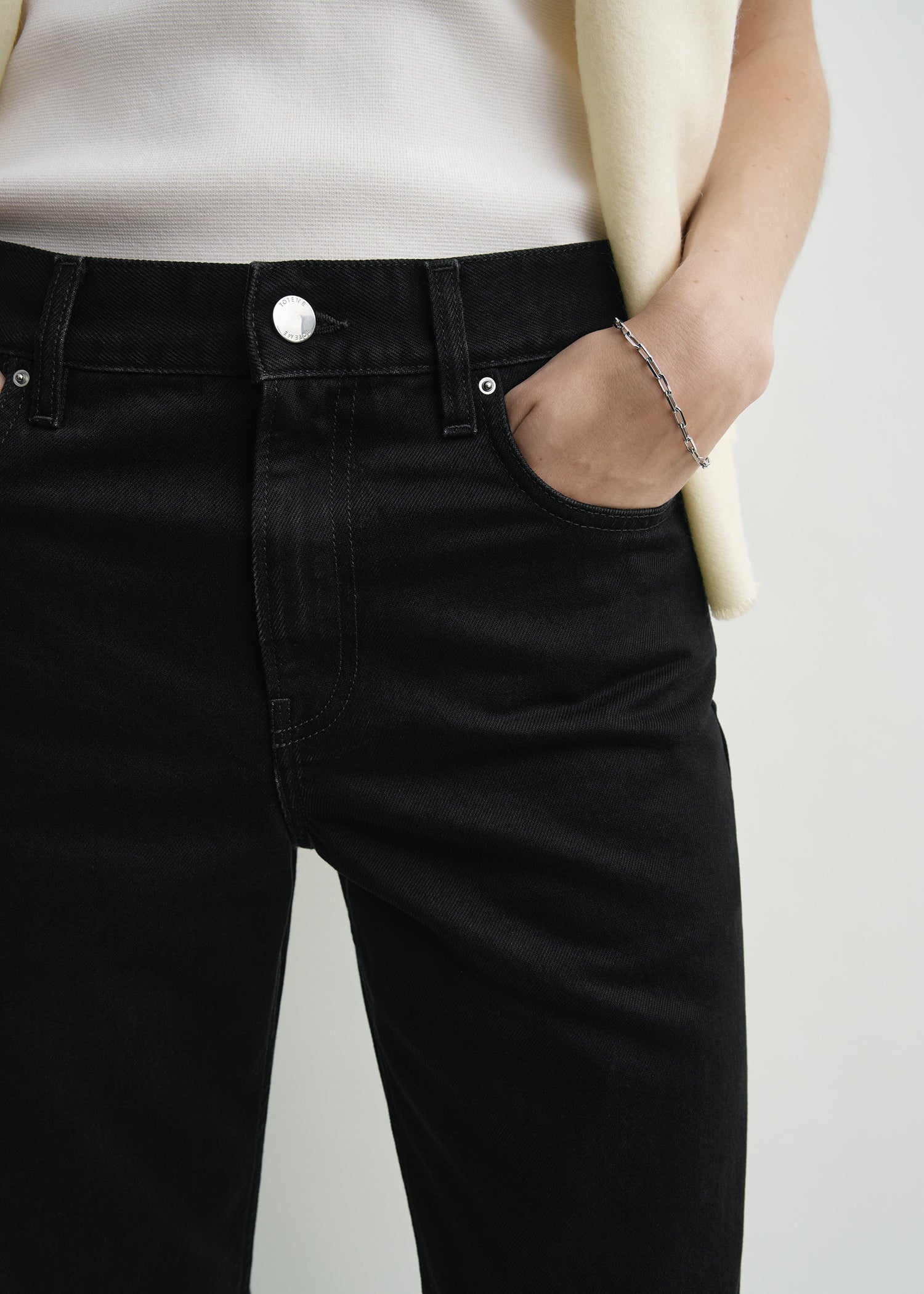 Low straight denim black