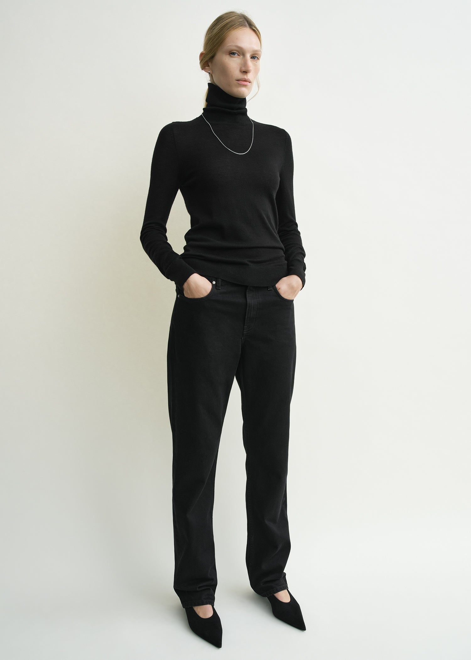 Fine turtleneck black