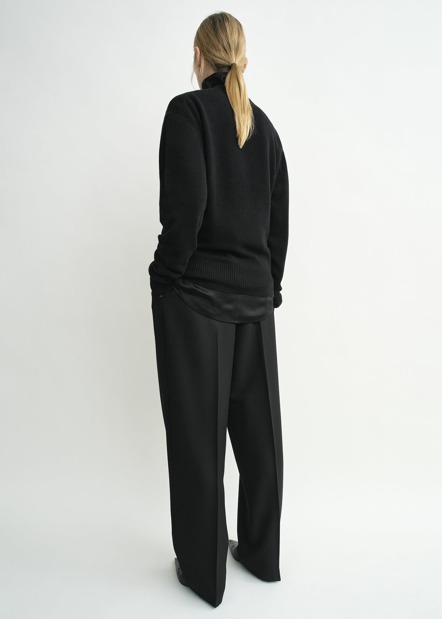 Classic cashmere crew knit black
