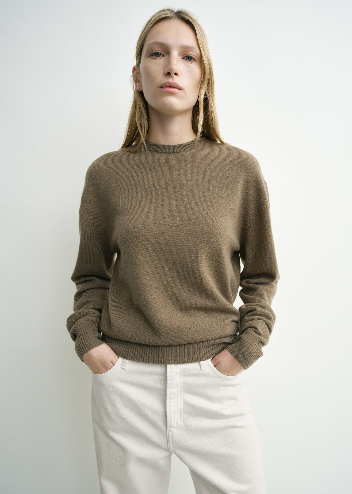 Classic cashmere crew knit hazel