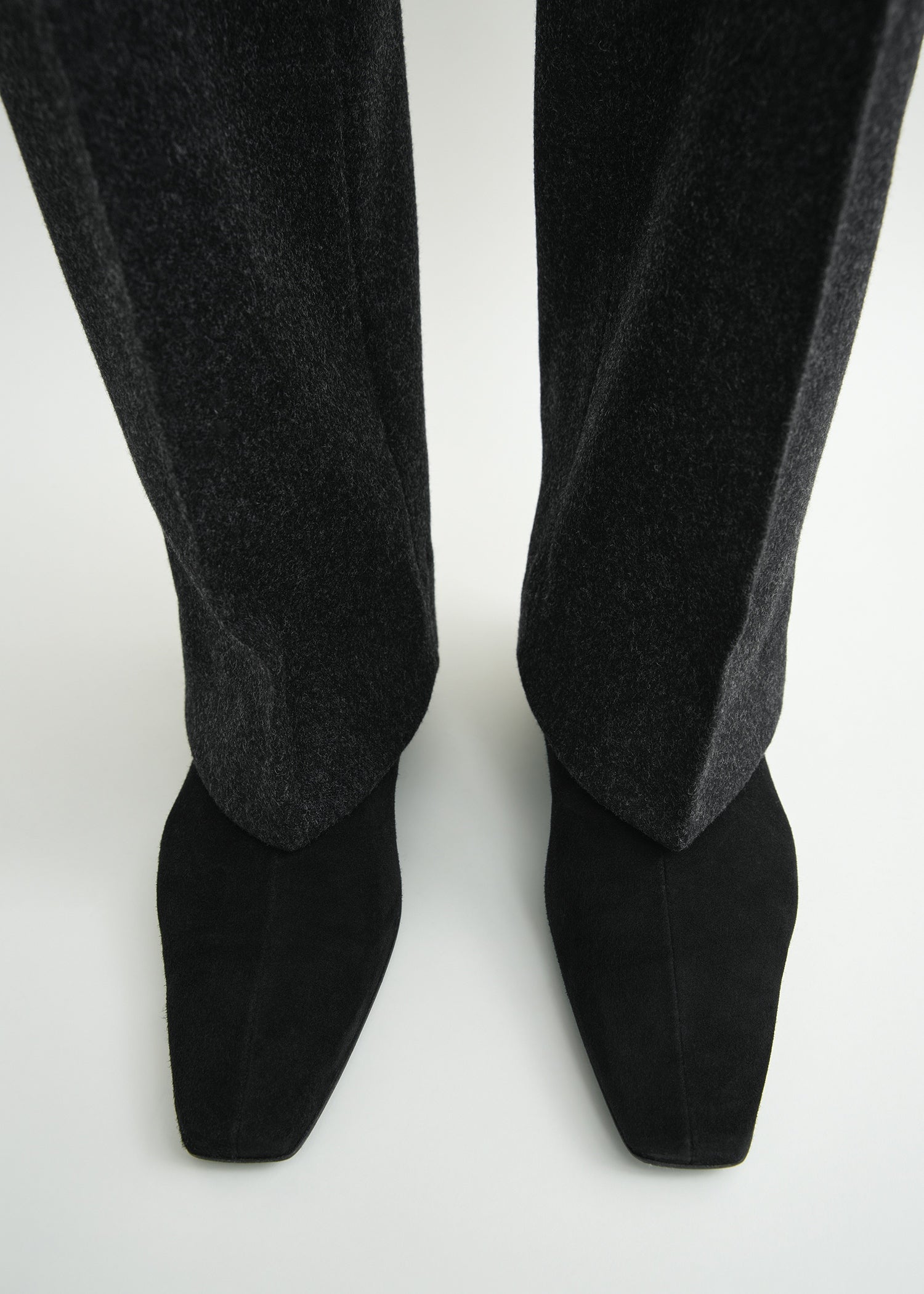 Zipped suede chelsea boots black