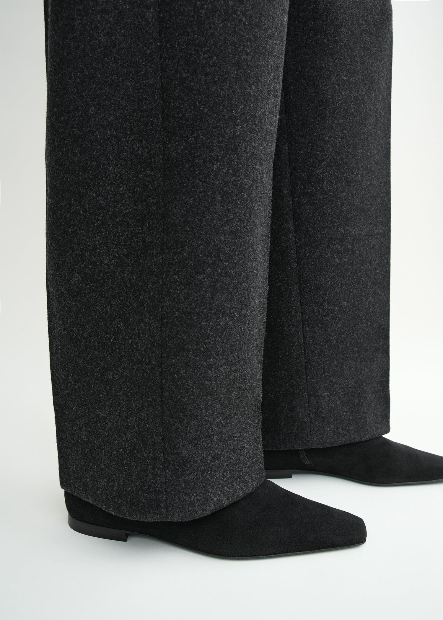 Zipped suede chelsea boots black