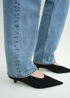 Sharp suede kitten pumps black