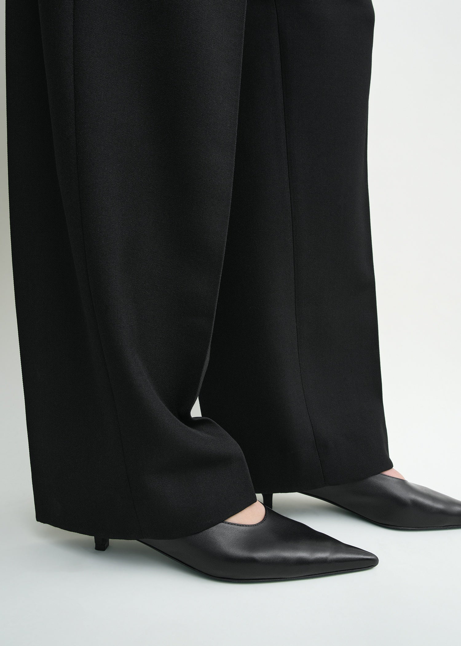 Sharp nappa kitten pumps black