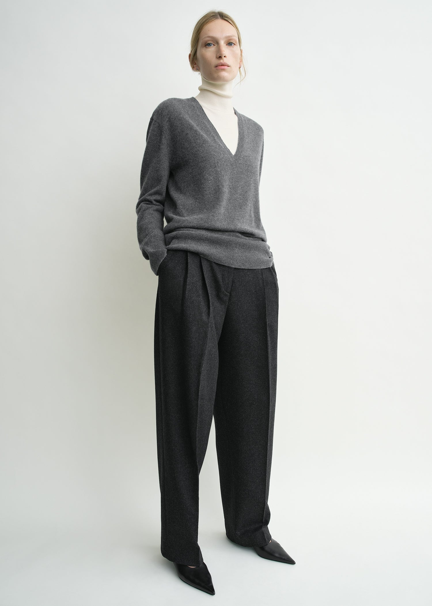 Double-pleat winter trousers charcoal petite