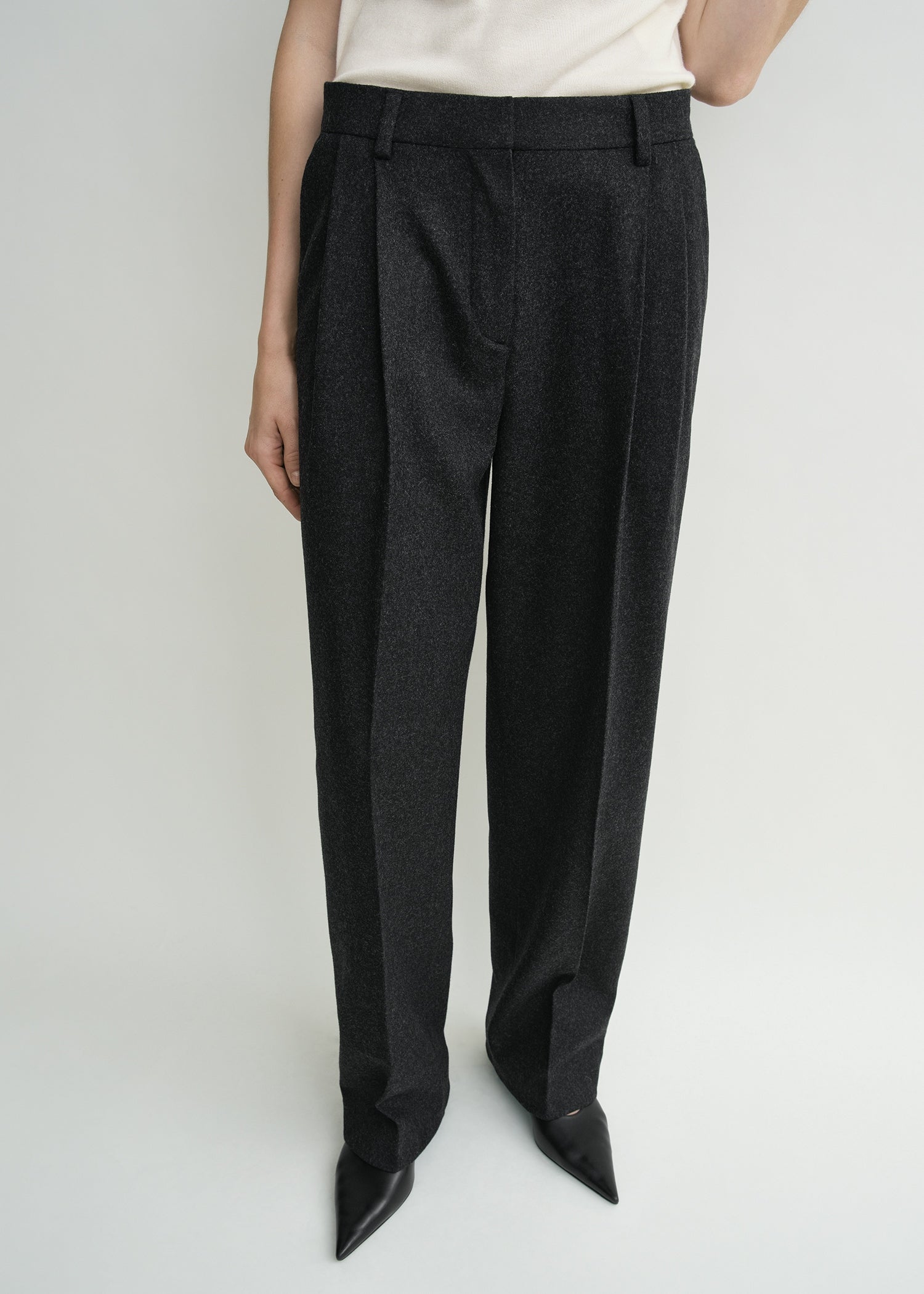 Double-pleat winter trousers charcoal petite