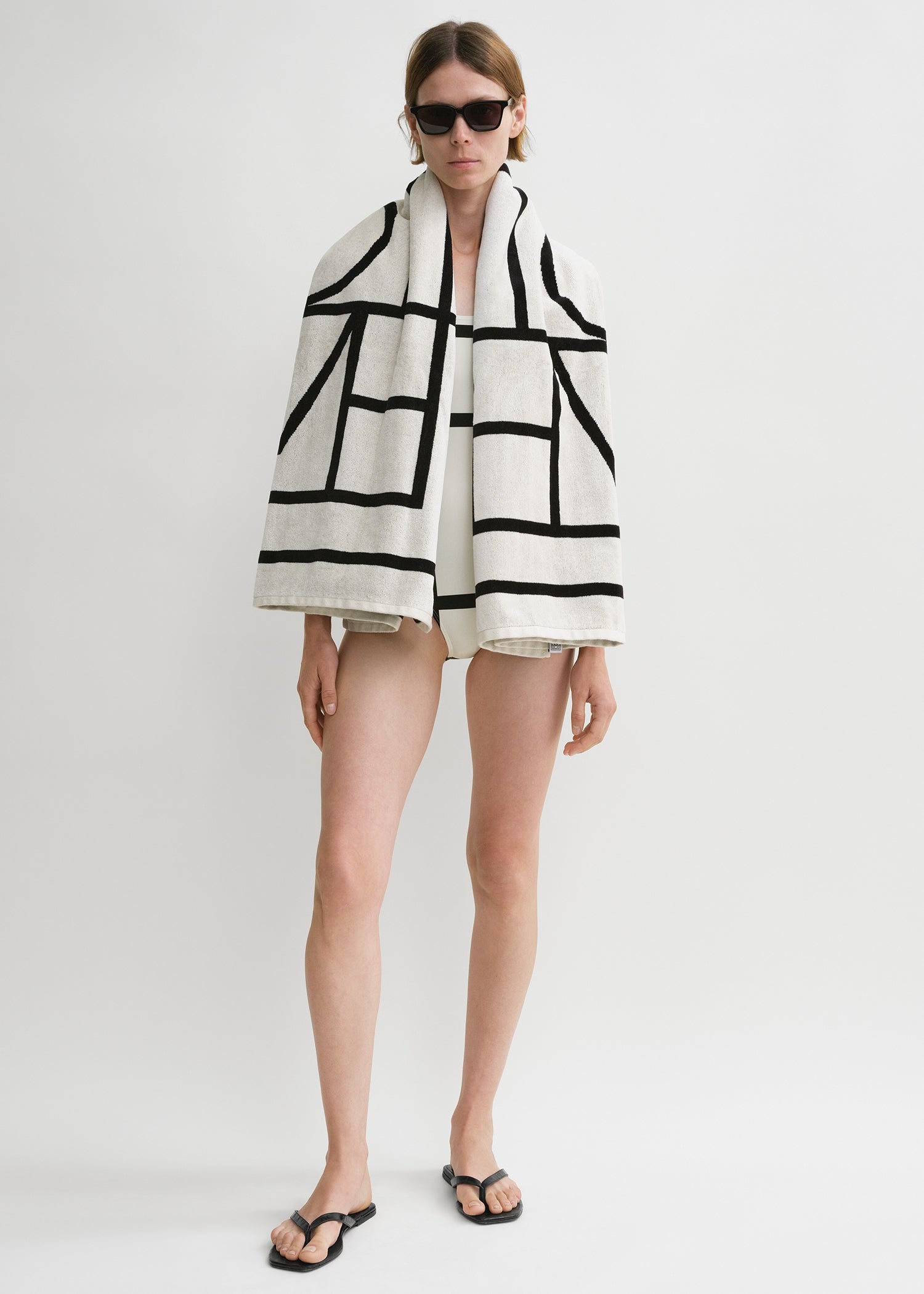 Monogram jacquard beach towel tofu