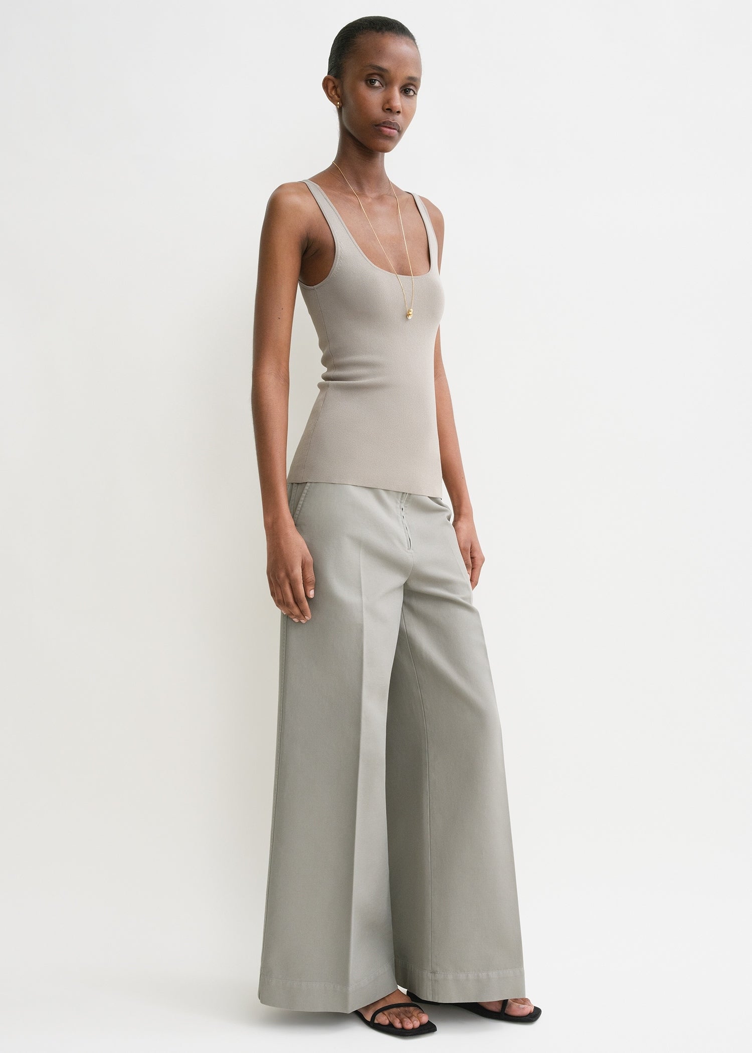 Compact knit tank dove – TOTEME