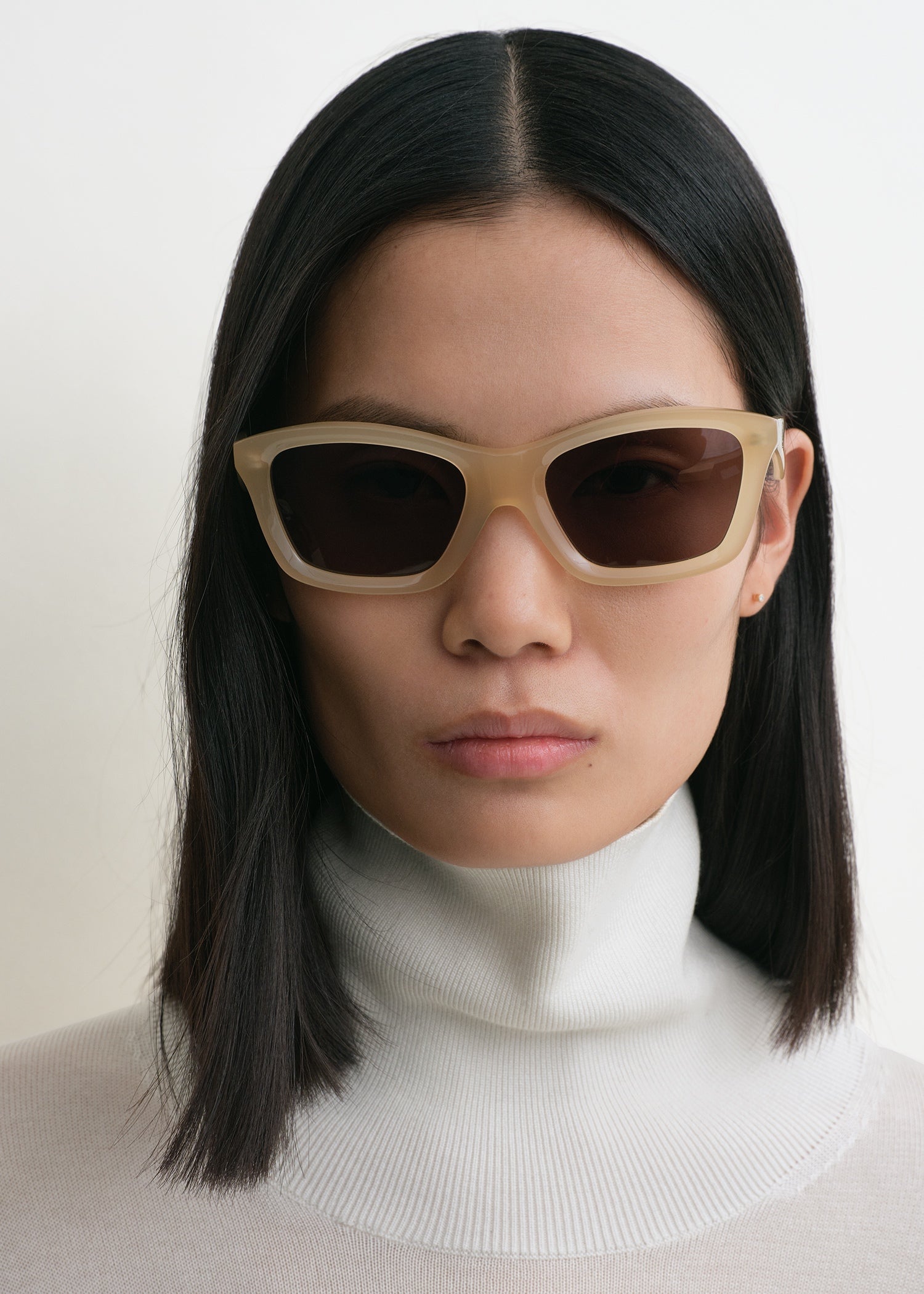 Classic sunglasses bone