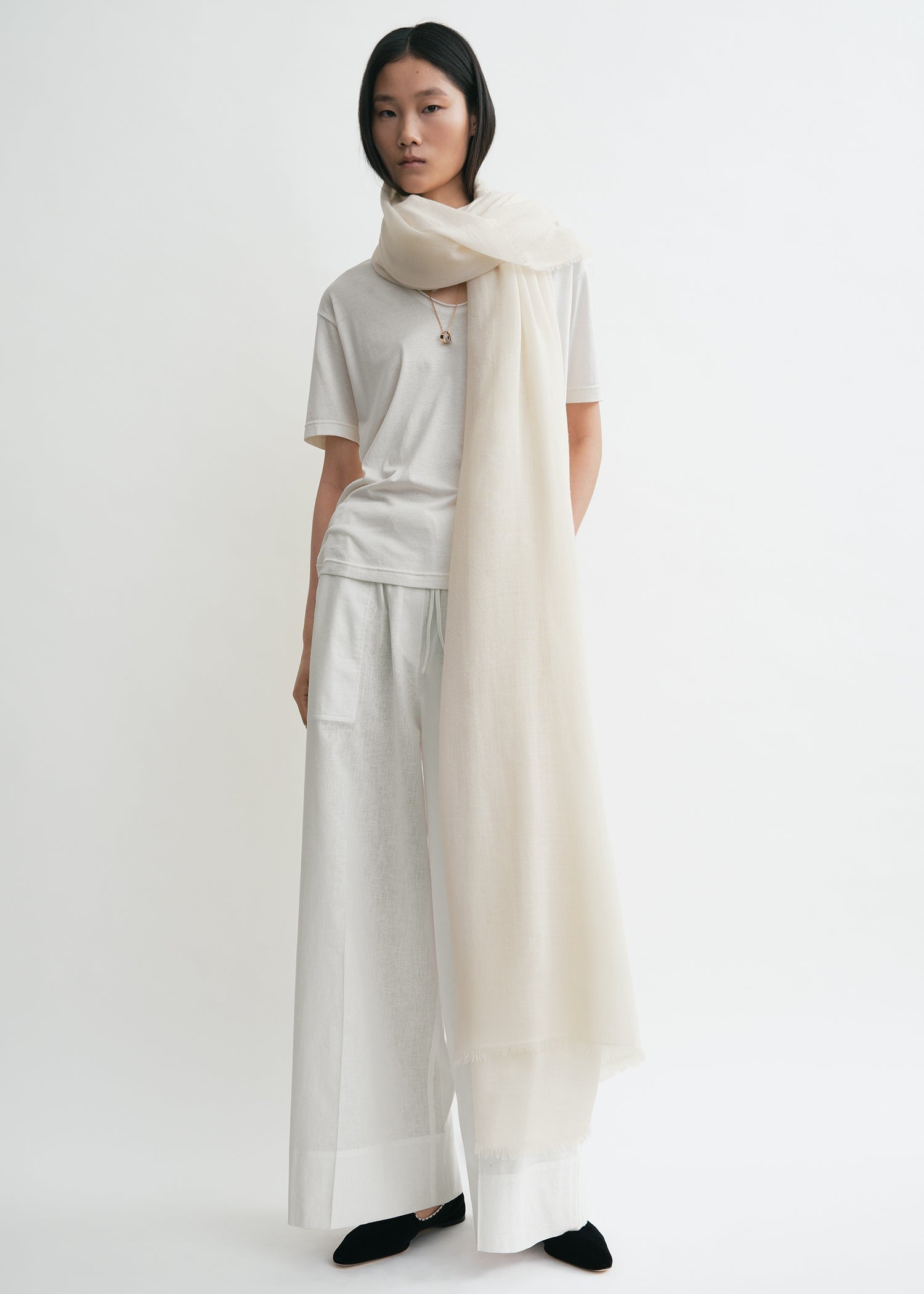 Light wool blanket scarf off-white
