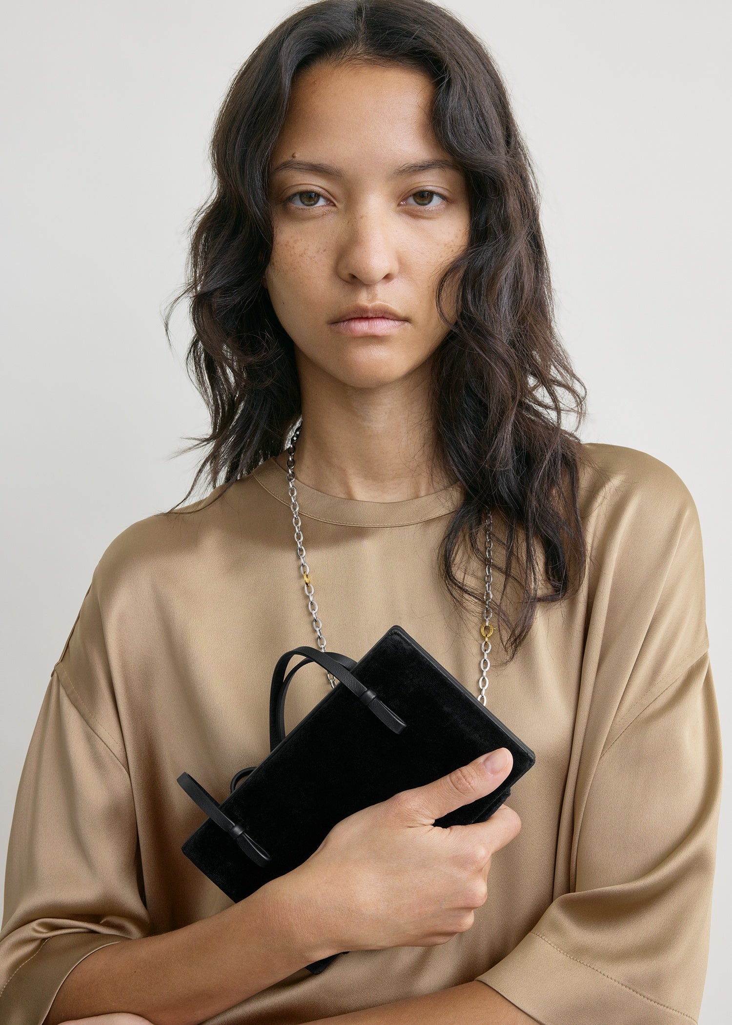 Cocktail velvet bag black