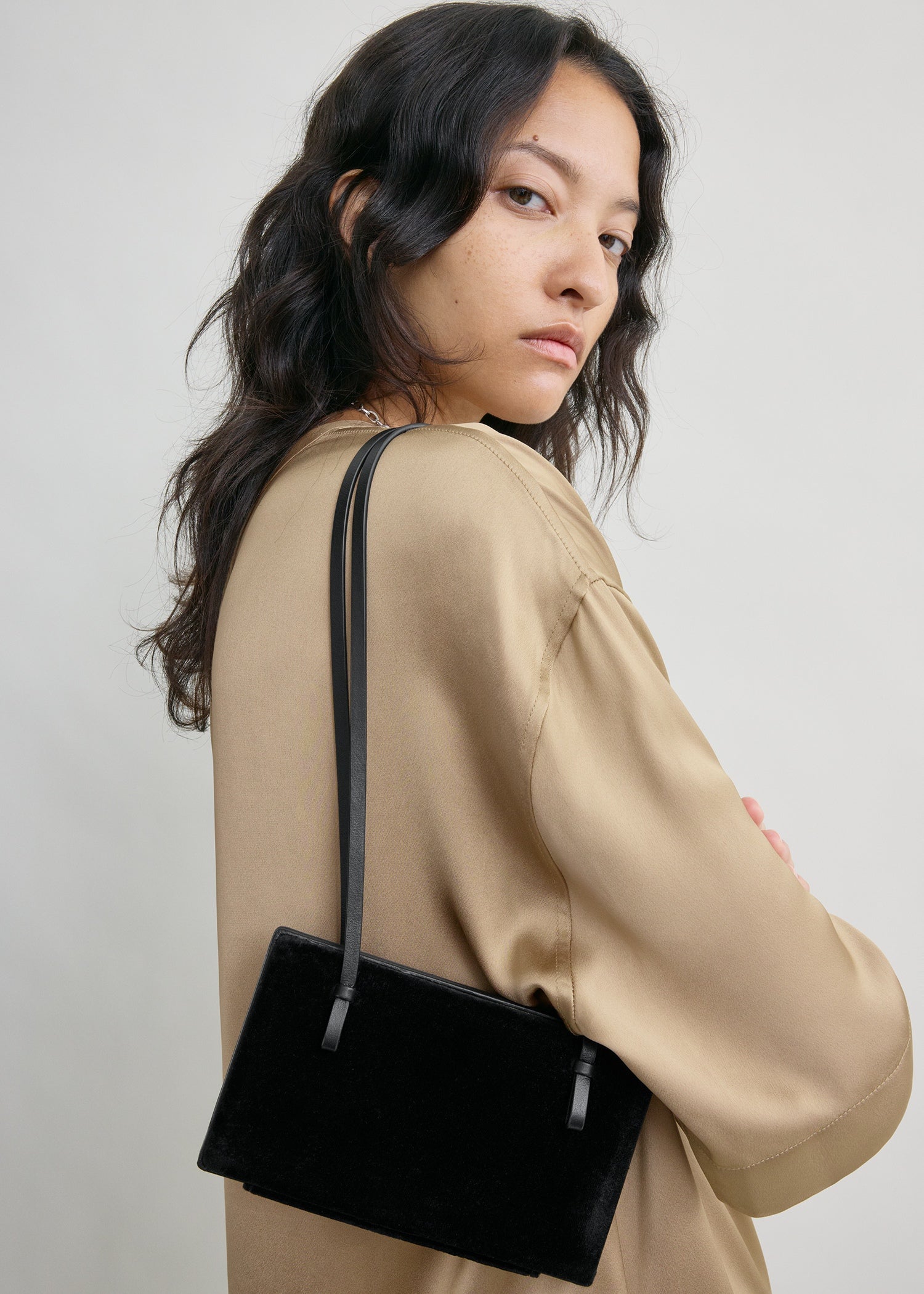 Cocktail velvet bag black