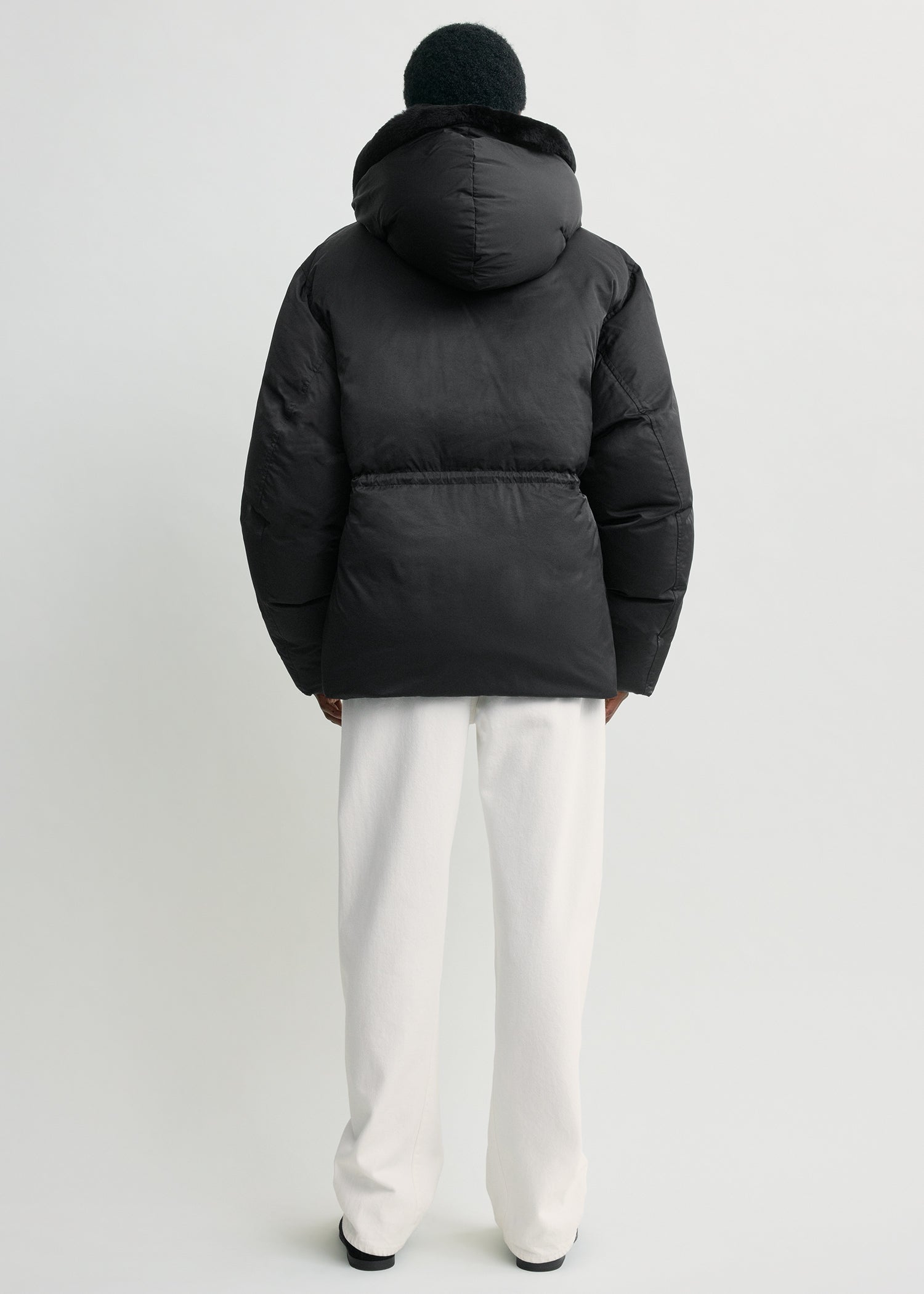 Cinched puffer jacket black