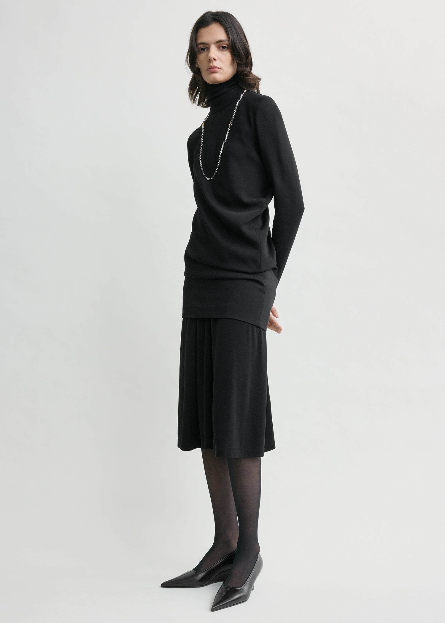 High-neck twist blouse black