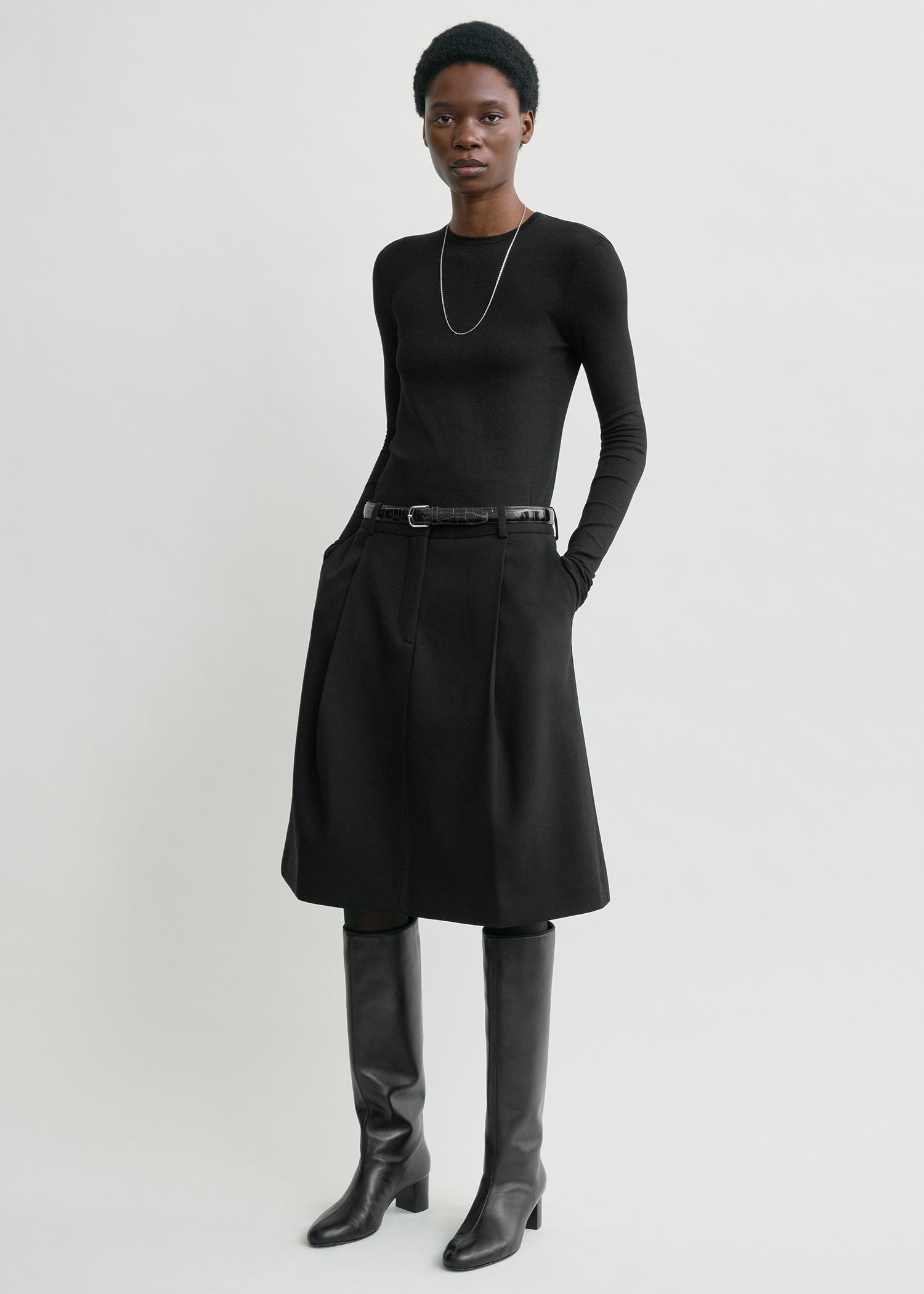 Tailored pleat skirt black