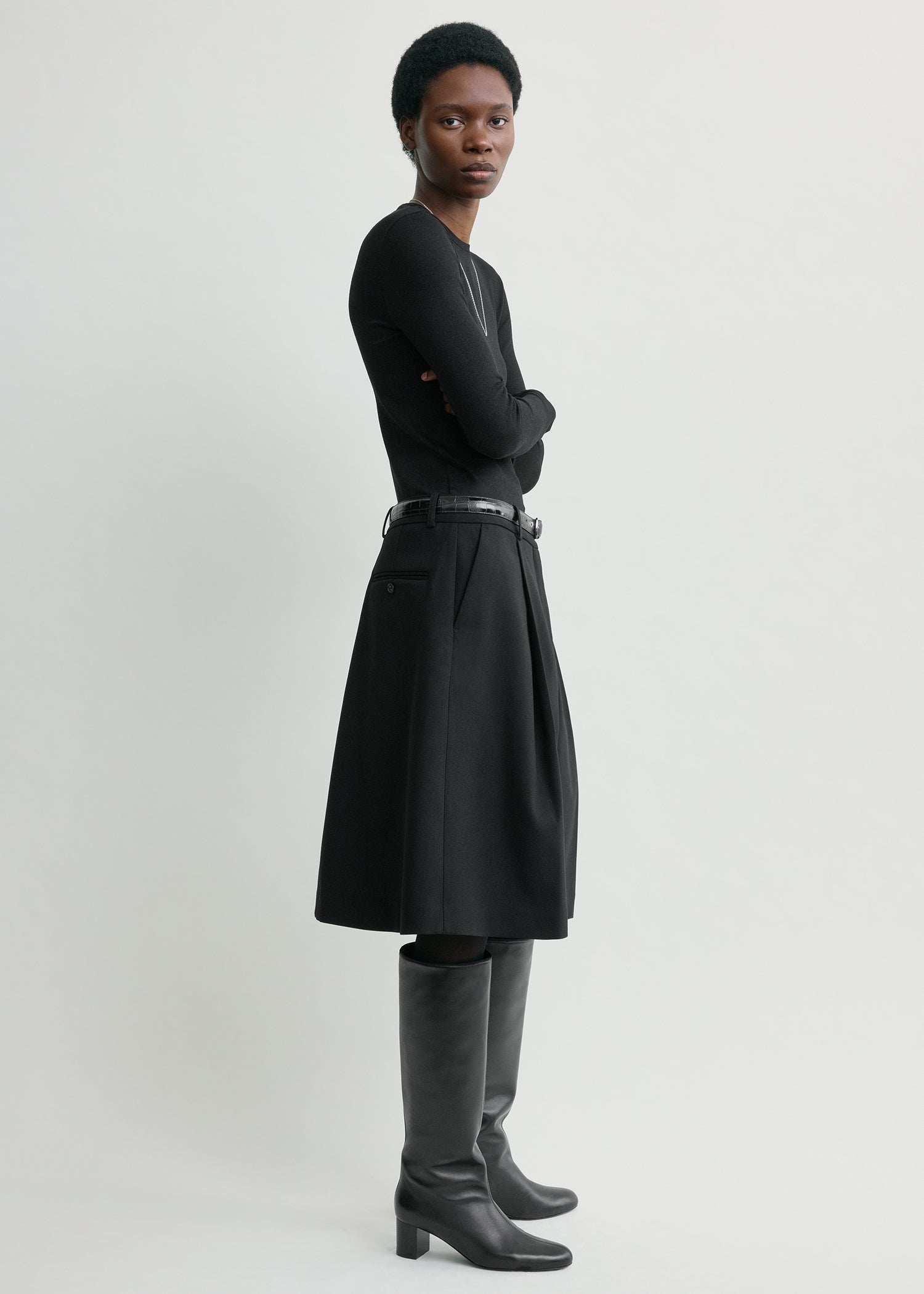 Tailored pleat skirt black