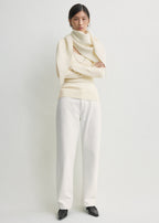 Triangle wool scarf ecru