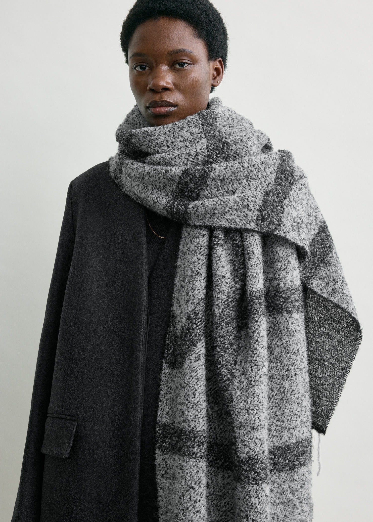 Monogram jacquard scarf black/white