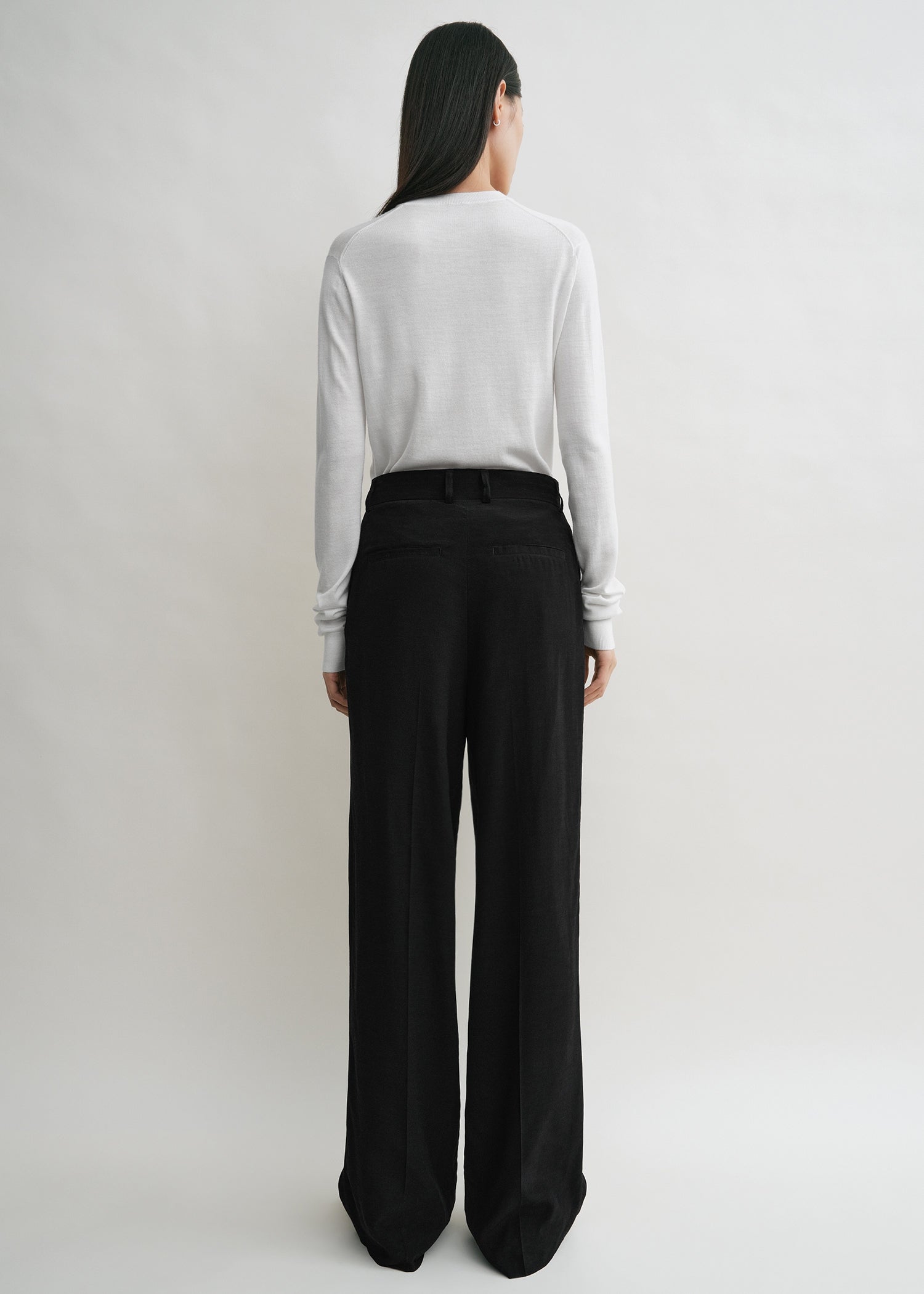 Double-pleat summer trousers black