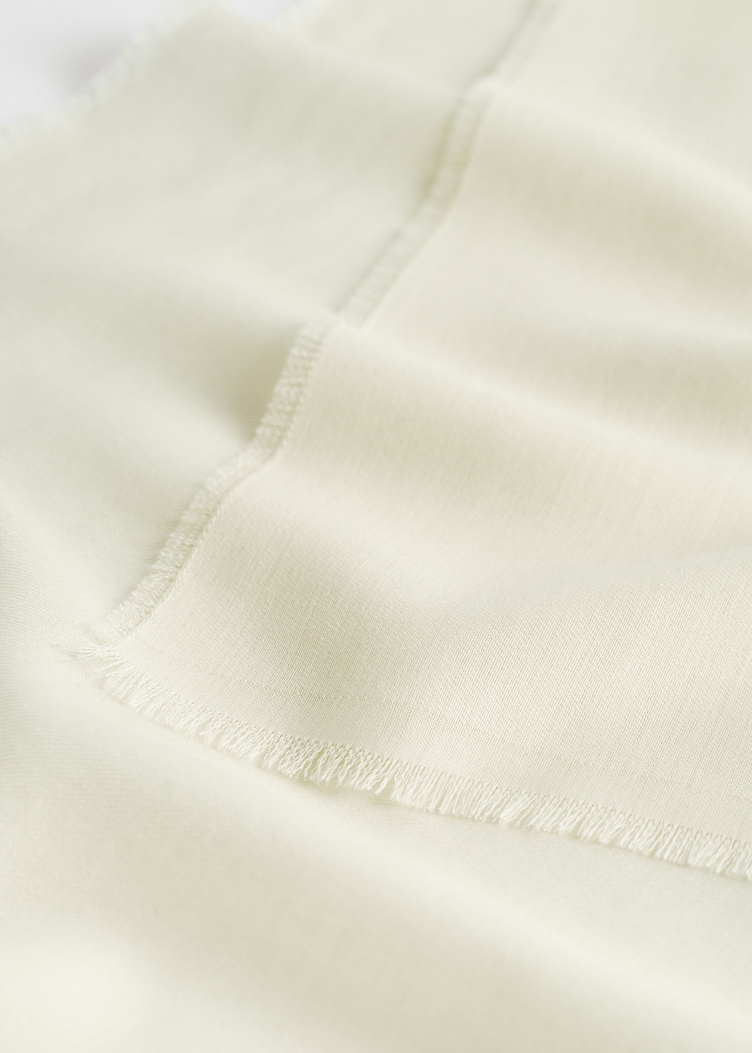 Light wool scarf white