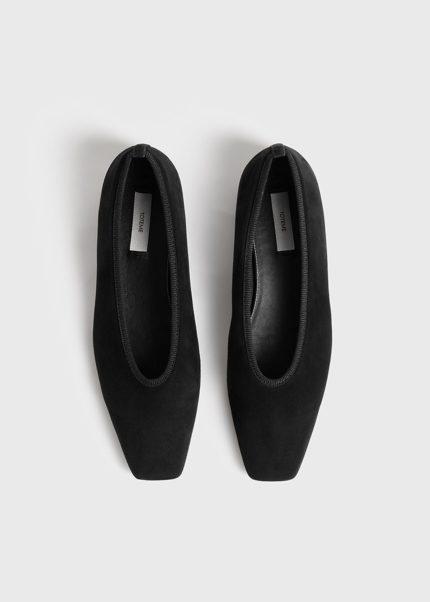Minimalist suede ballerinas black