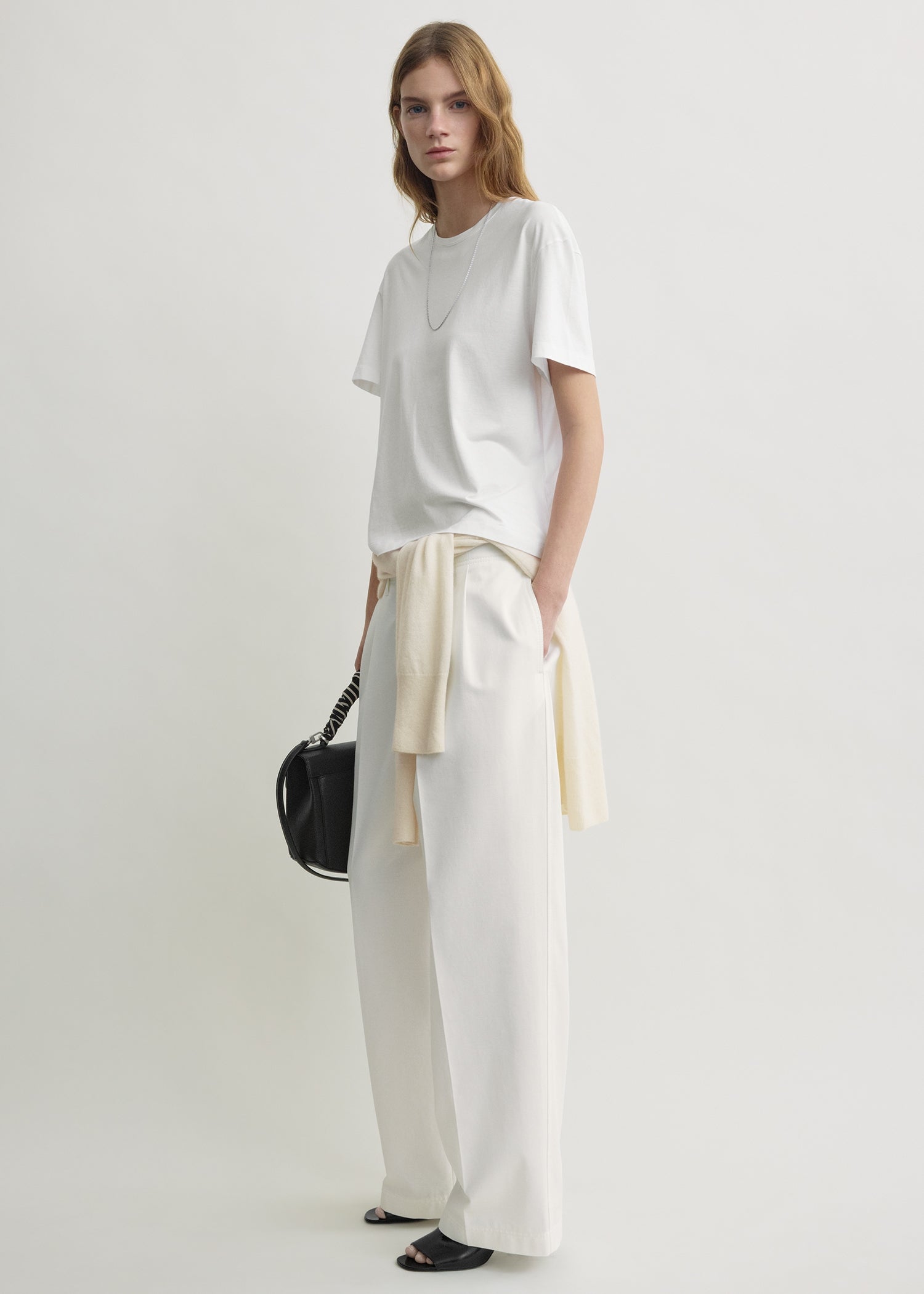 Relaxed chino trousers white