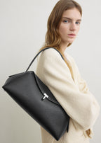 T-lock grained-leather shoulder black