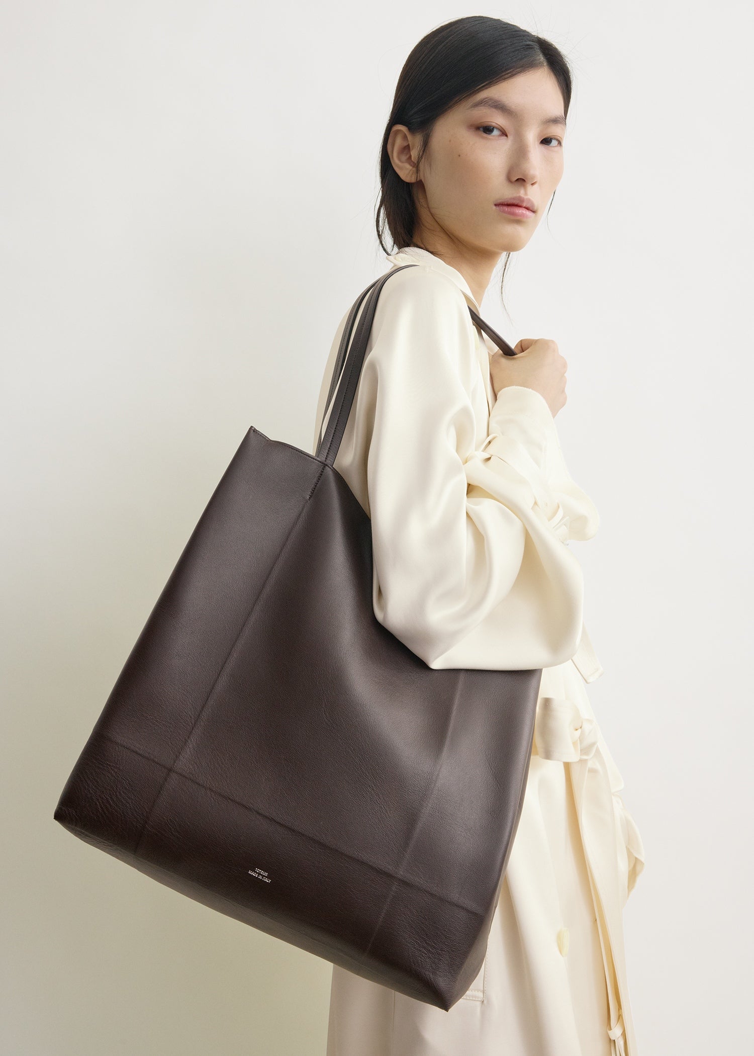 Roam leather tote brown