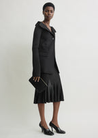 Threefold croco-embossed clutch black