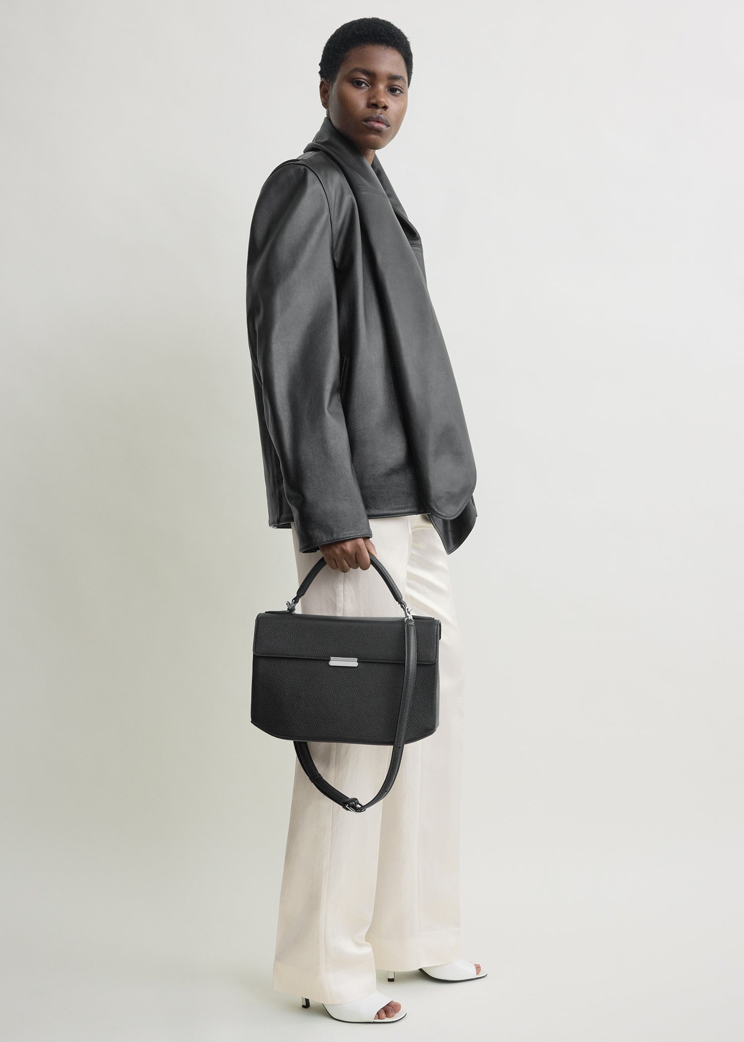 Clip grained-leather top handle black