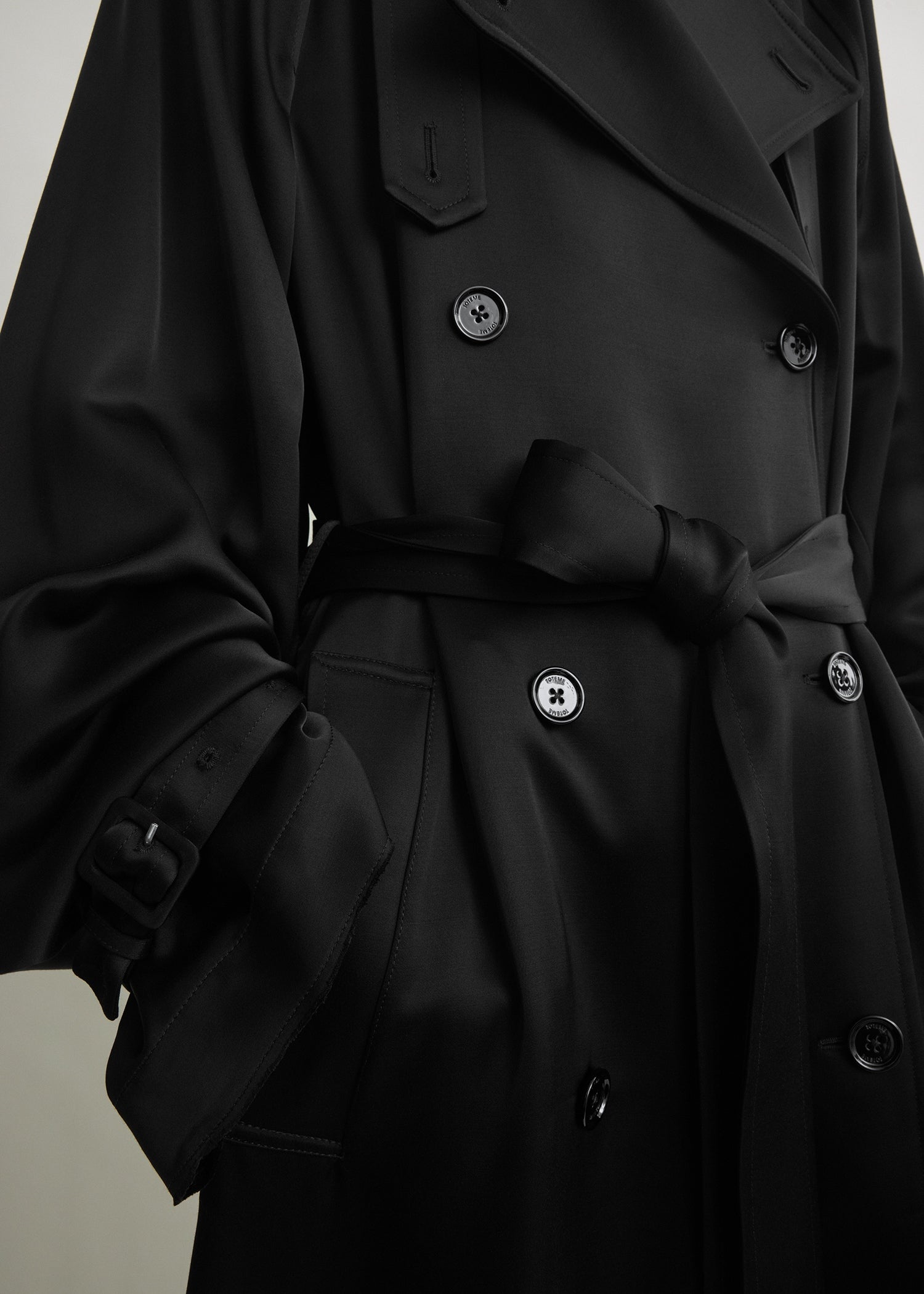 Draped satin trench black