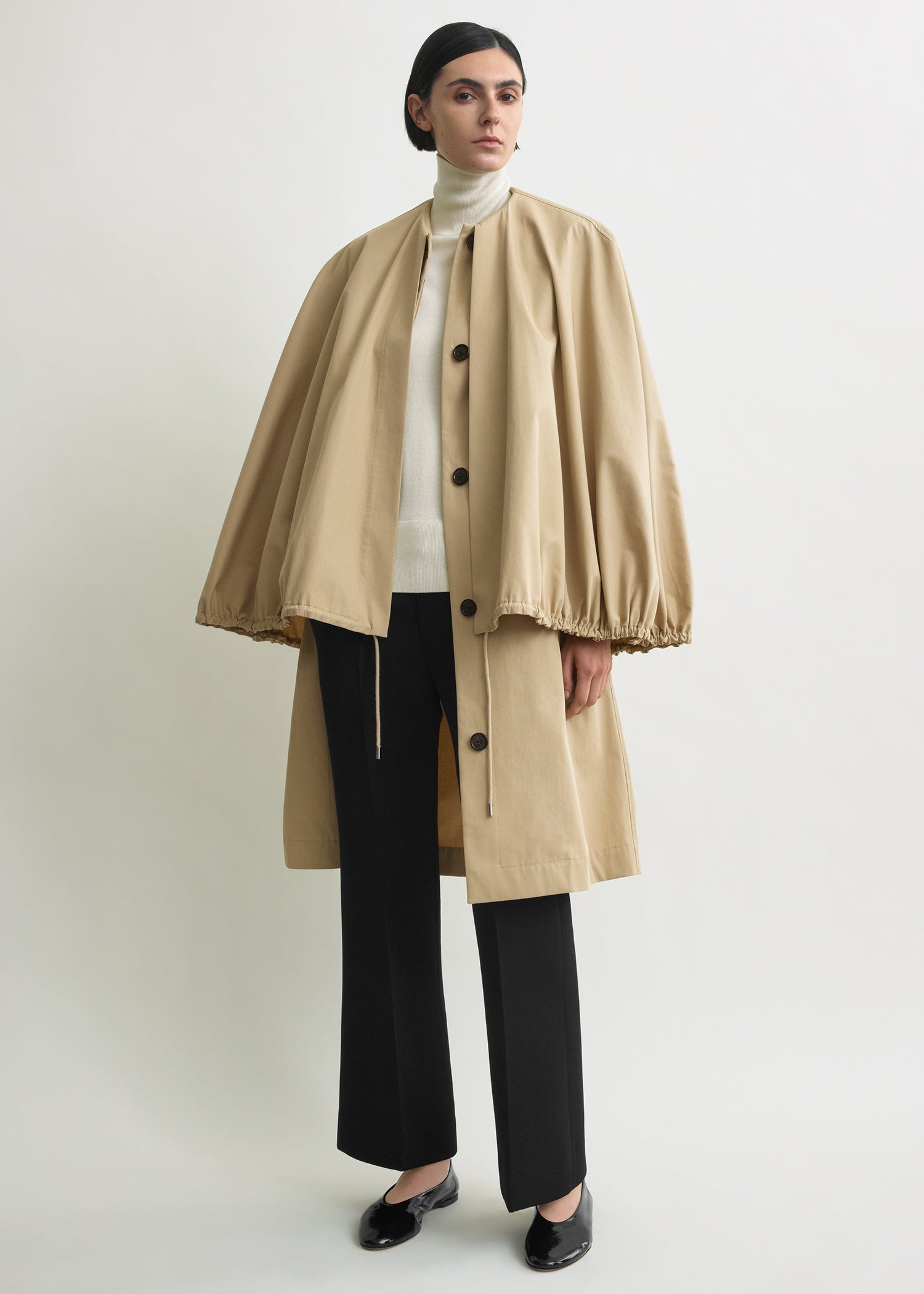 Detachable cape coat beige