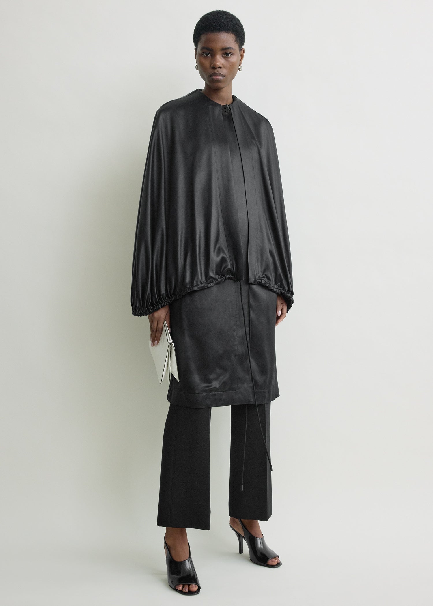 Detachable cape evening coat black