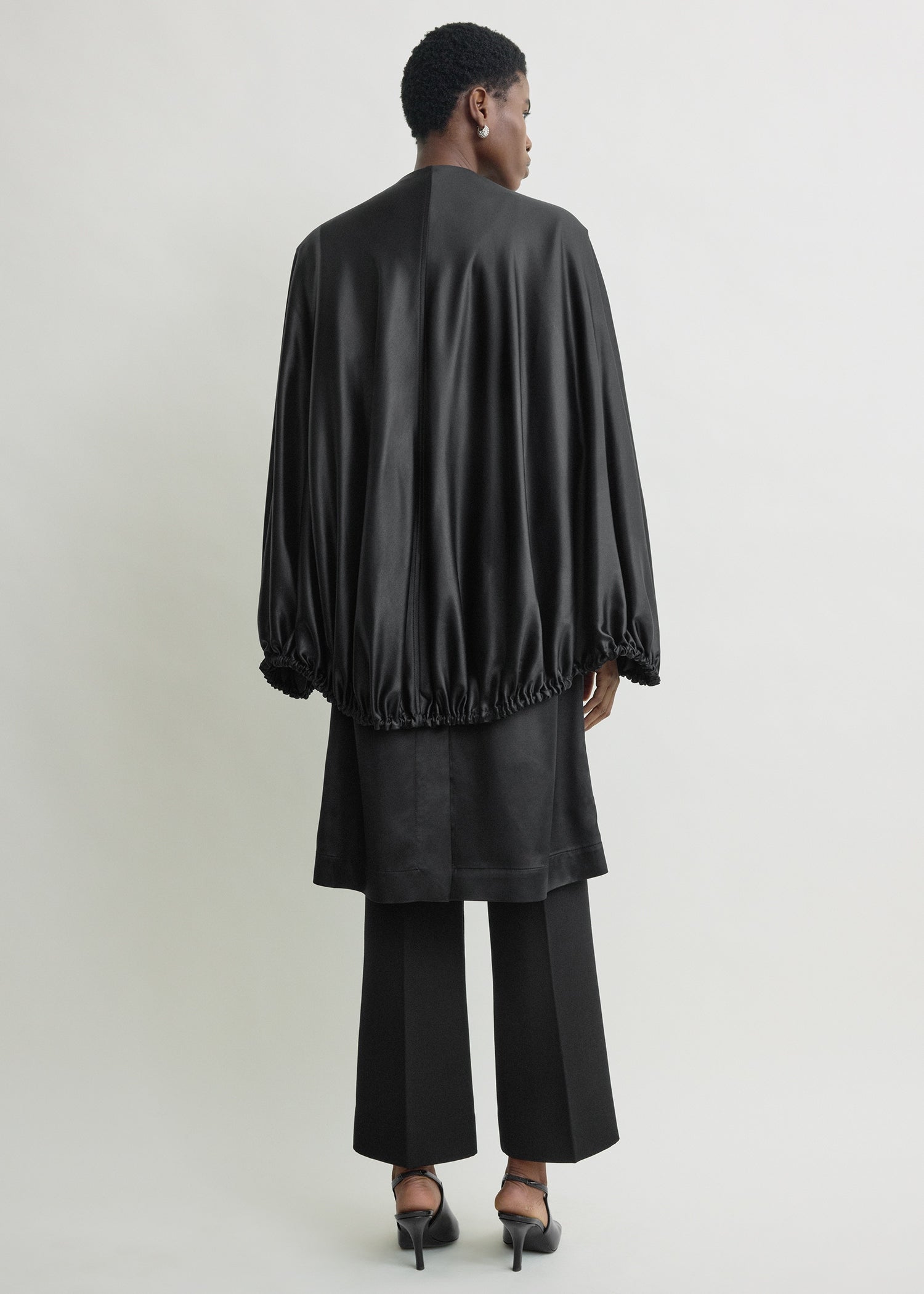 Detachable cape evening coat black