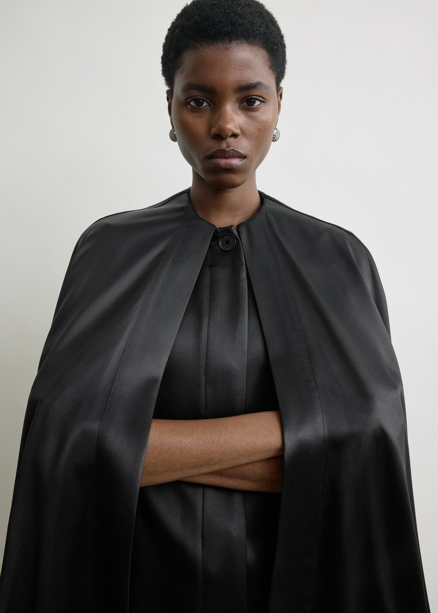 Detachable cape evening coat black