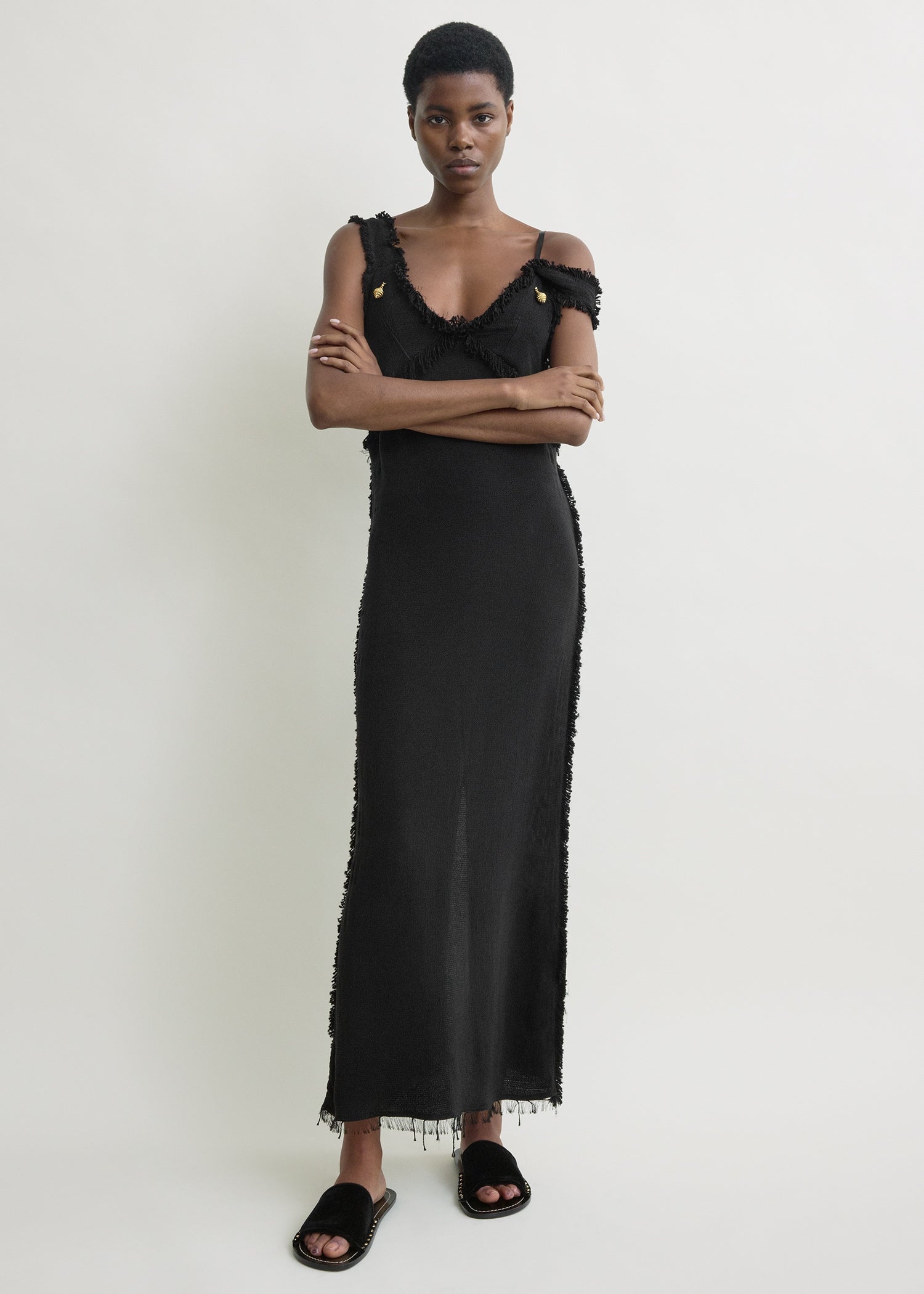V-neck raw slip dress black